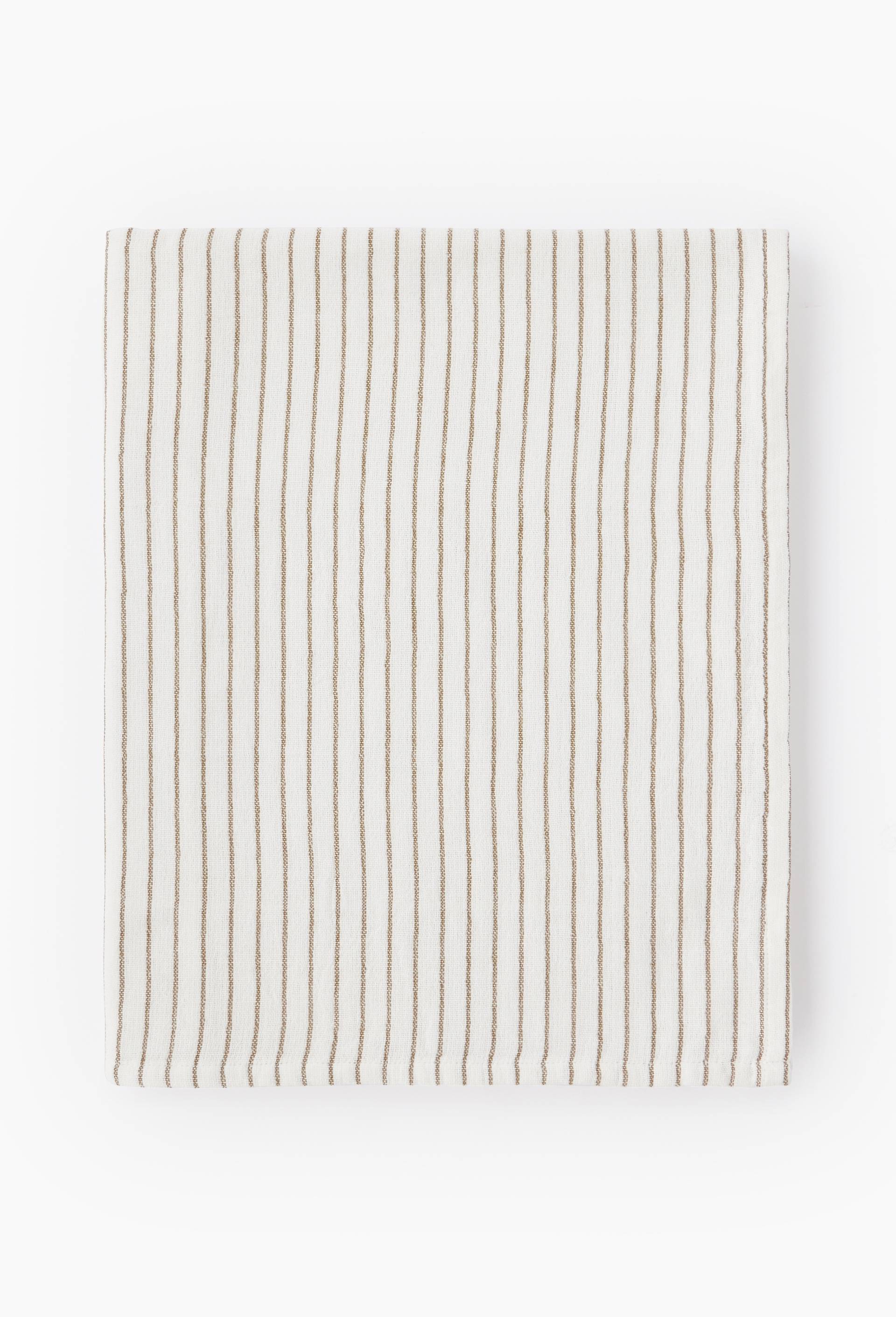 Fouta doubl&eacute;e en gaze de coton, 100x180cm. Ext&eacute;rieur en coton issu de l'agriculture biologique, doublure &eacute;ponge ray&eacute;e polyester, Vert fonc&eacute;, large image number 0