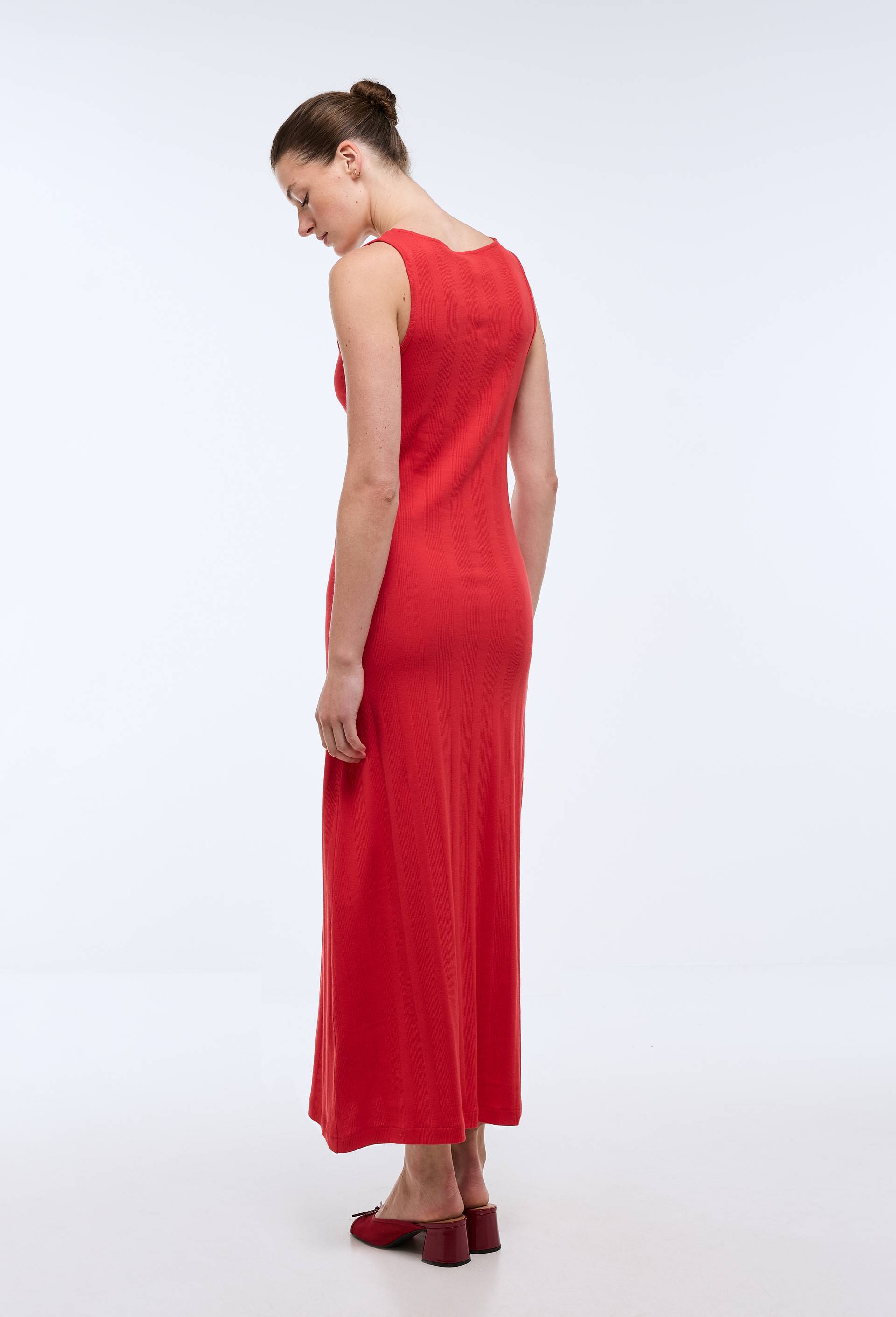 Robe cintr&eacute;e longue en maille, Rouge, large image number 1.0