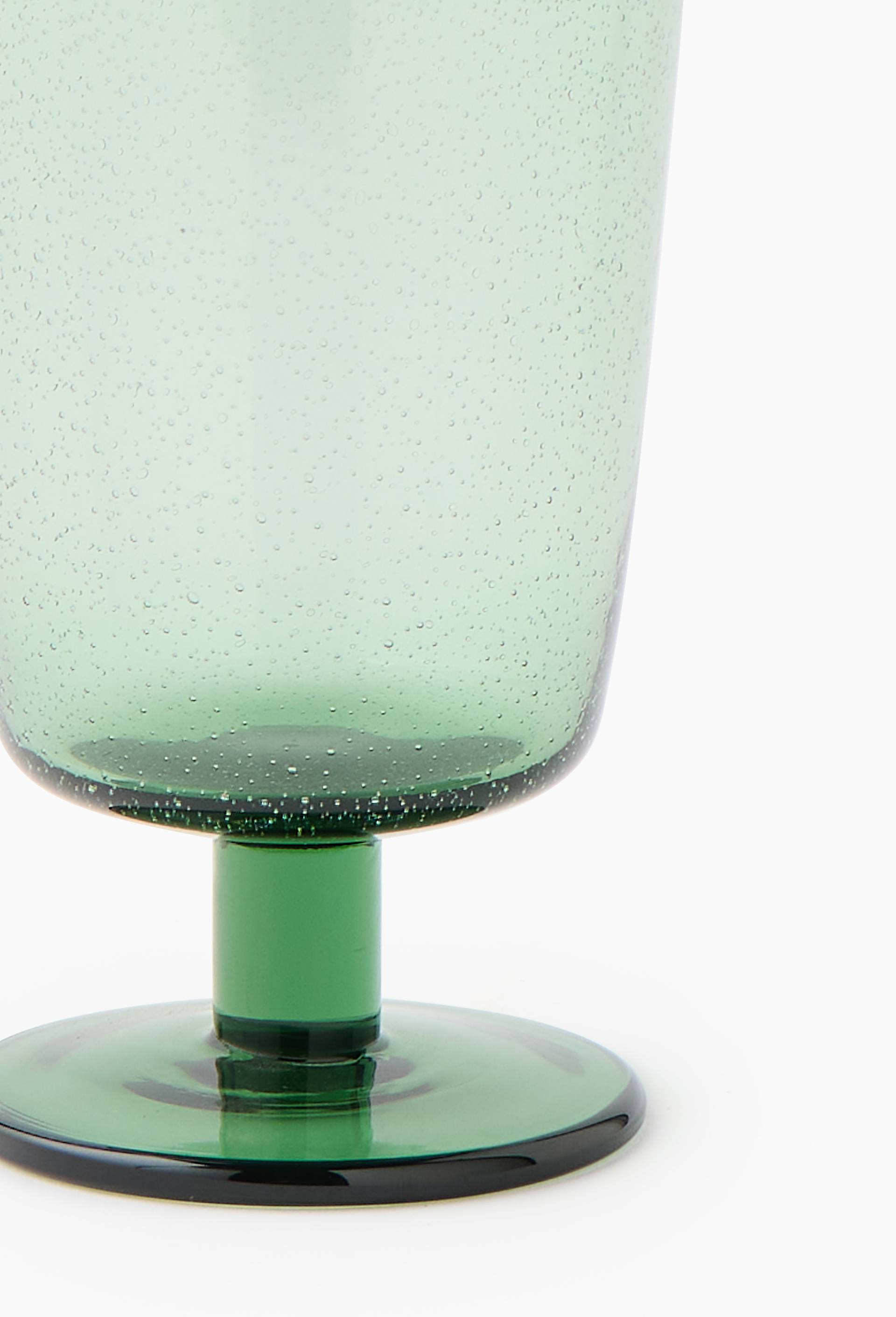 Verre &agrave; pied finition bull&eacute;e, 35cl, Vert, large image number 2