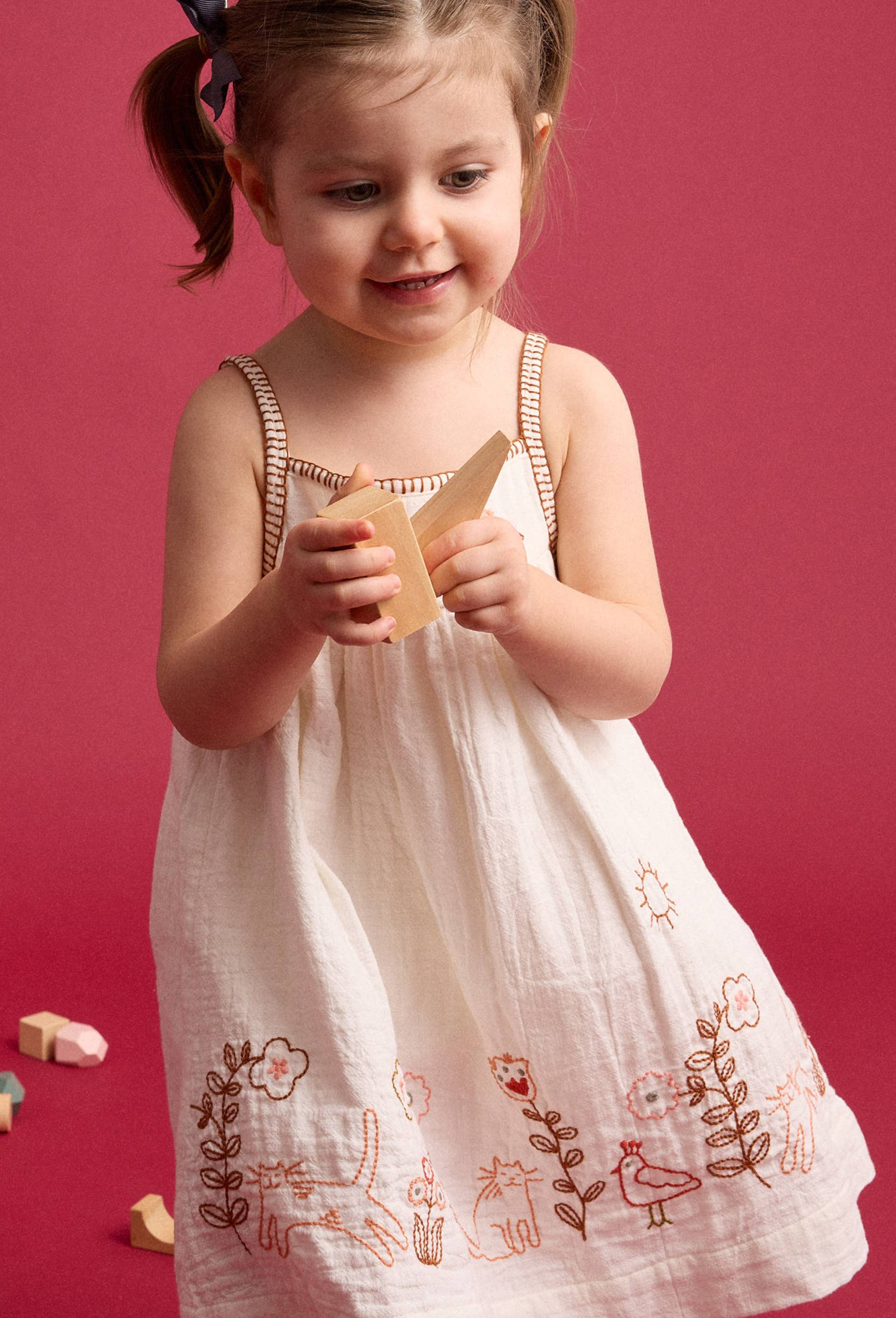 Robe avec bloomer brod&eacute;s en gaze de coton, Beige clair, large image number 0.0