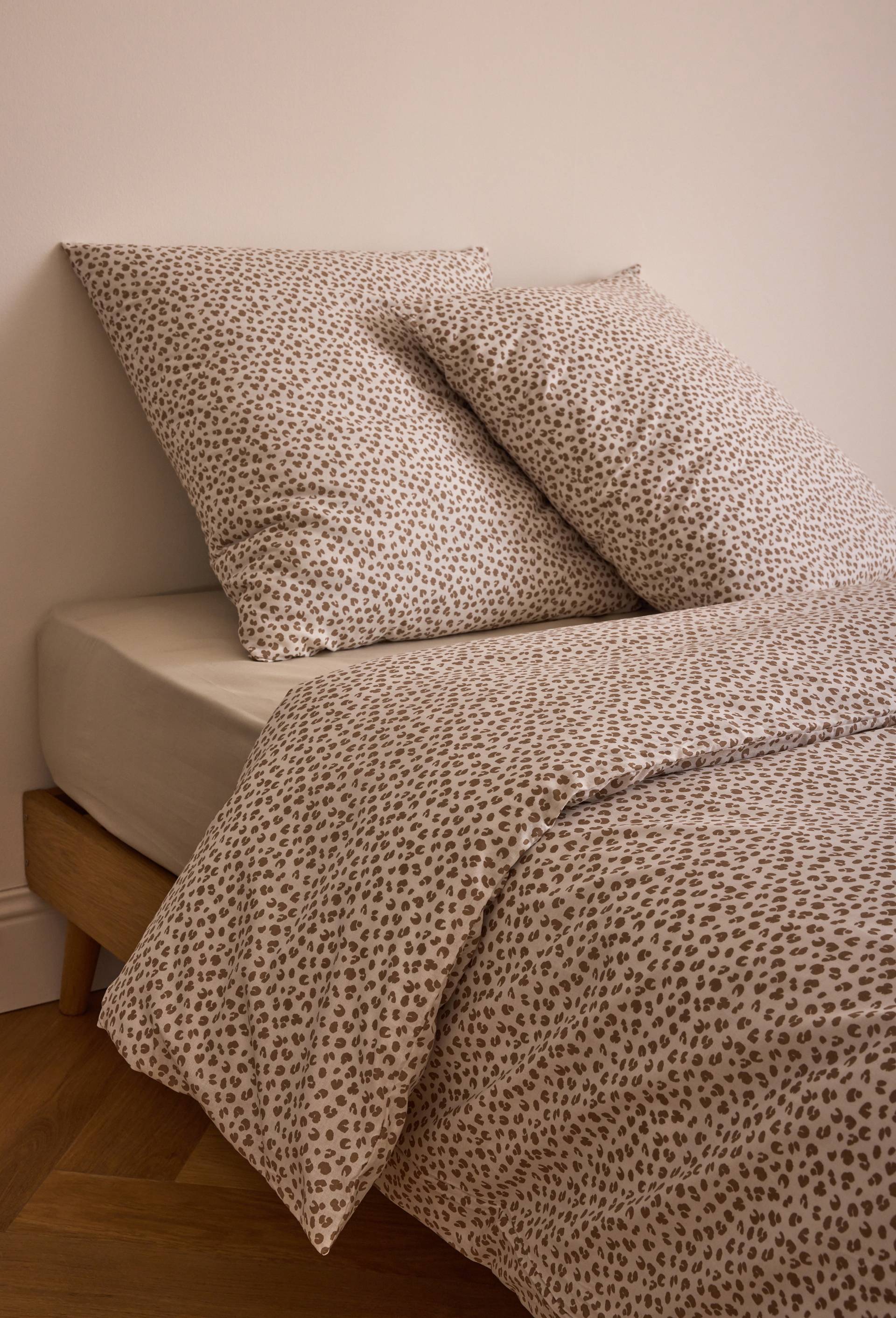 Lot housse de couette et 2 taies carr&eacute;e 63x63cm imprim&eacute;e , 100% coton bio GOTS, Brun clair, large image number 0.0
