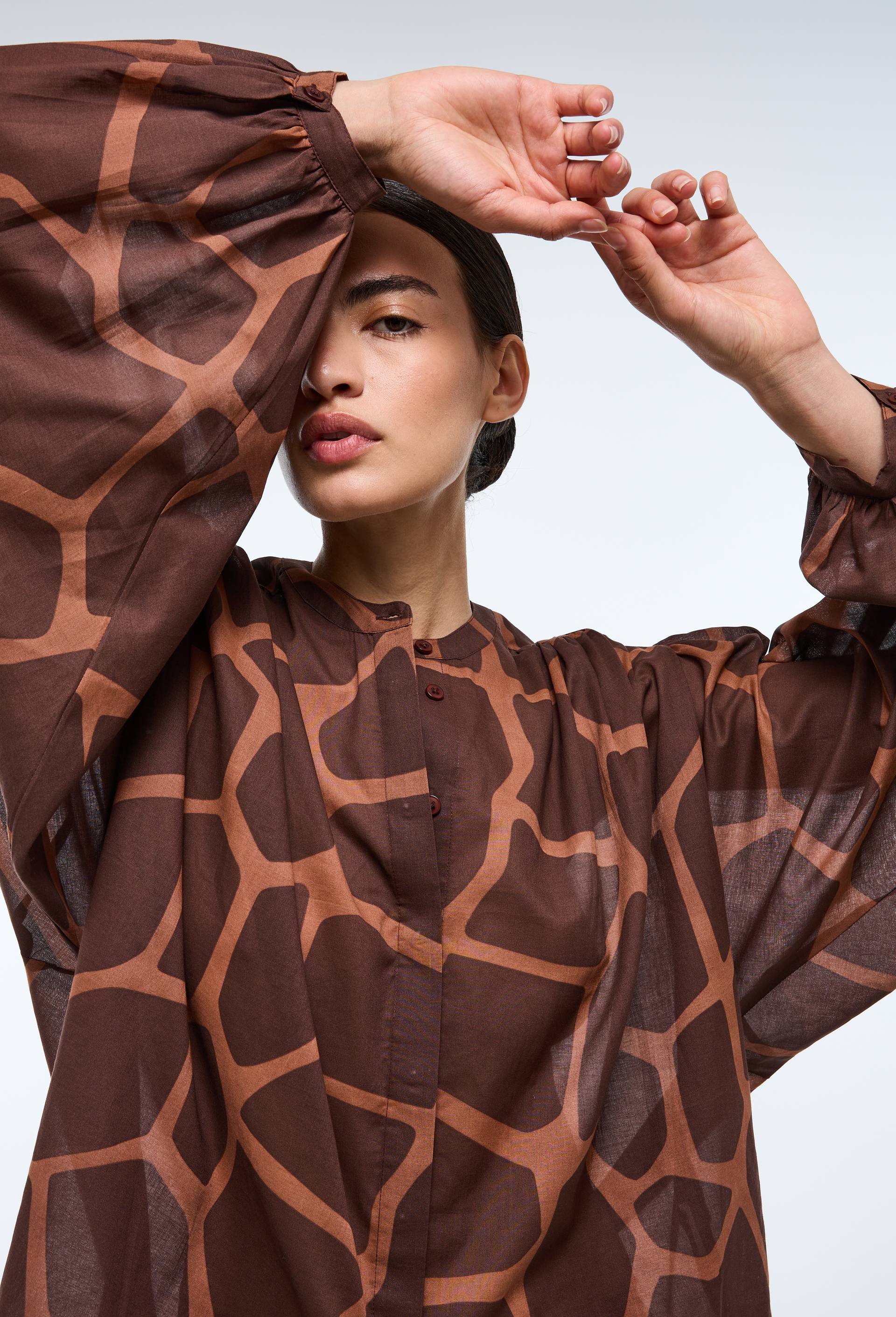 Blouse imprim&eacute;e en voile de coton BIO GOTS - LOUIS BARTHELEMY x MONOPRIX, Brun, large image number 1