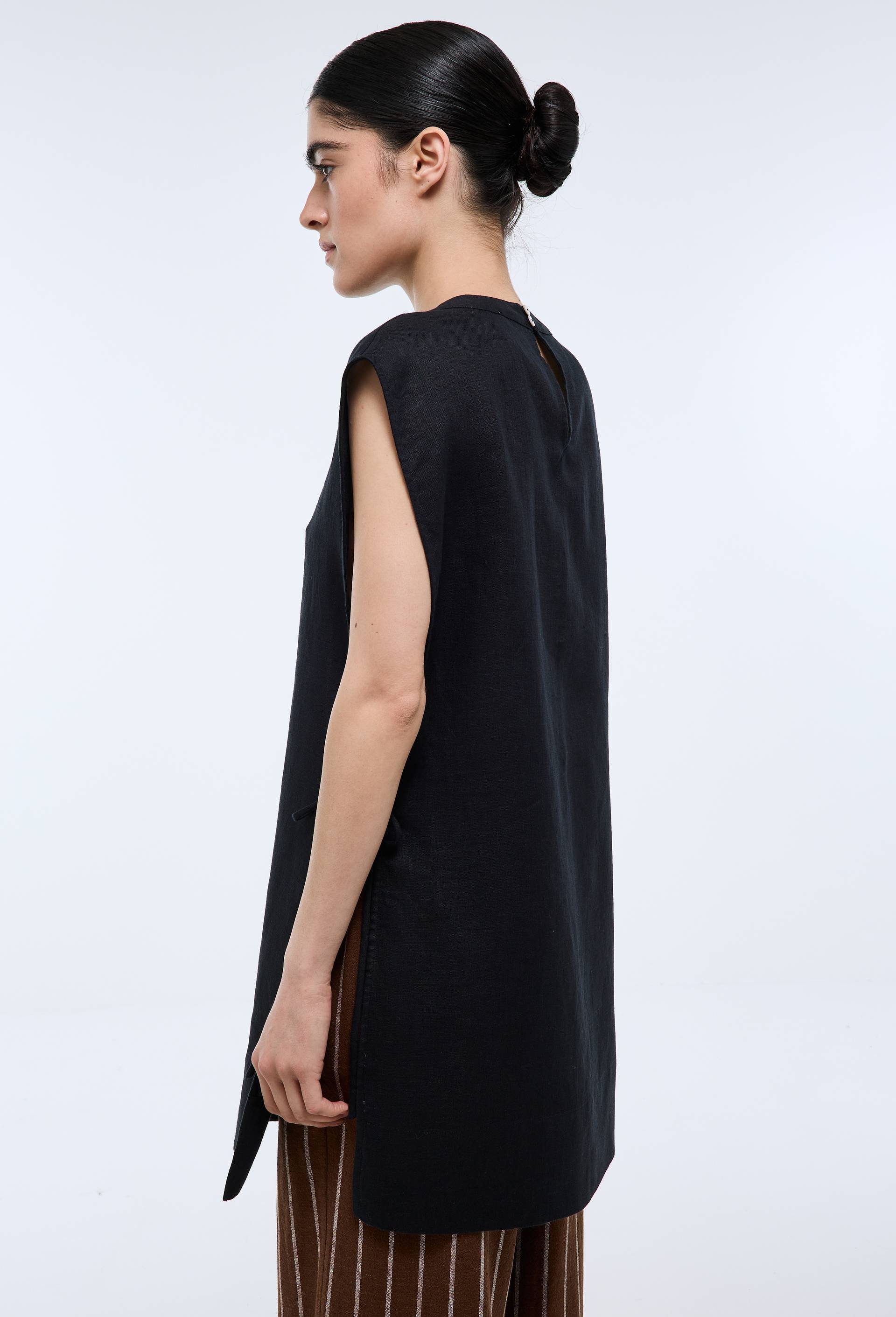 Robe courte sans manches unie en lin, Noir, large image number 1