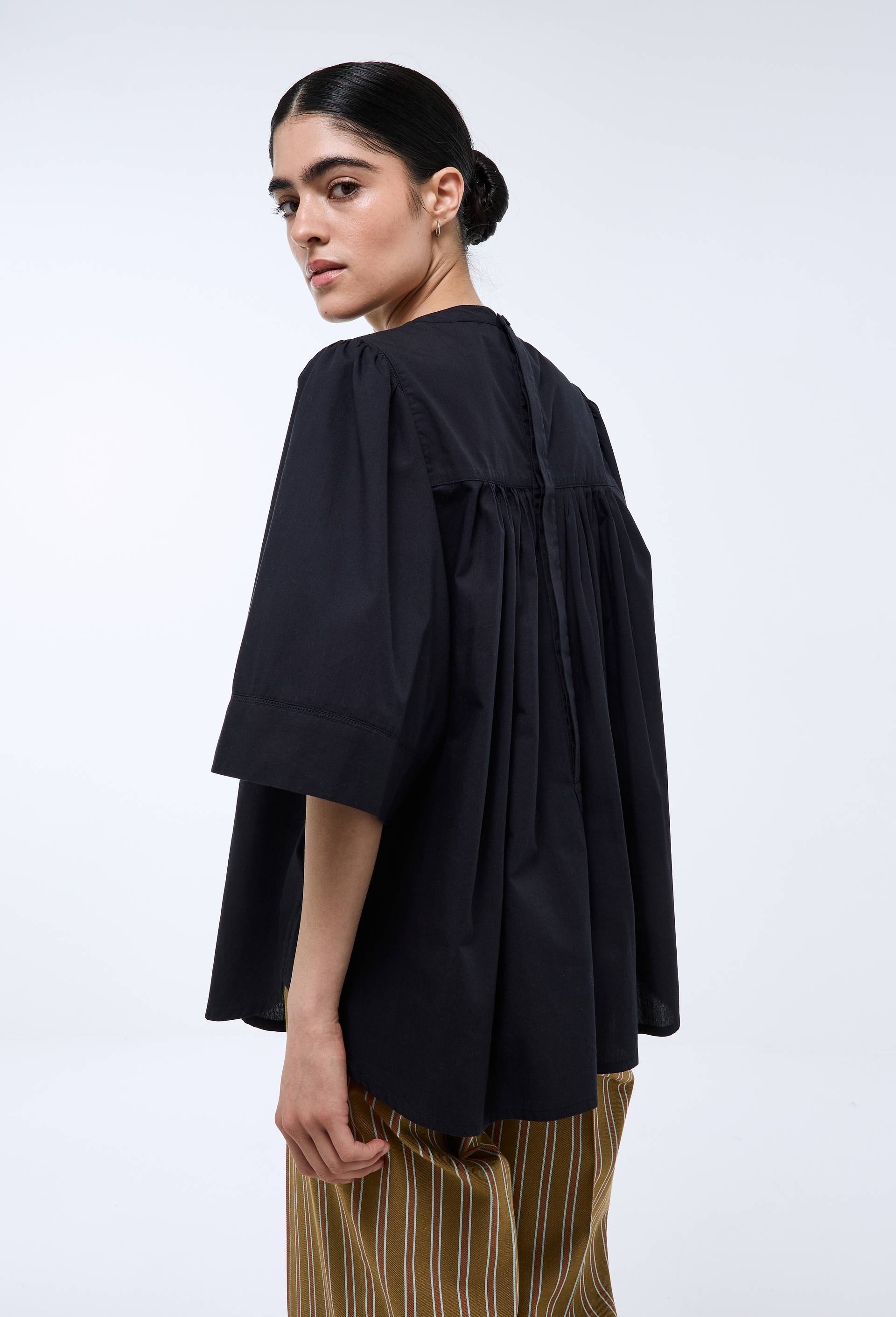 Blouse manches courtes unie en coton BIO GOTS, Noir, large image number 1.0