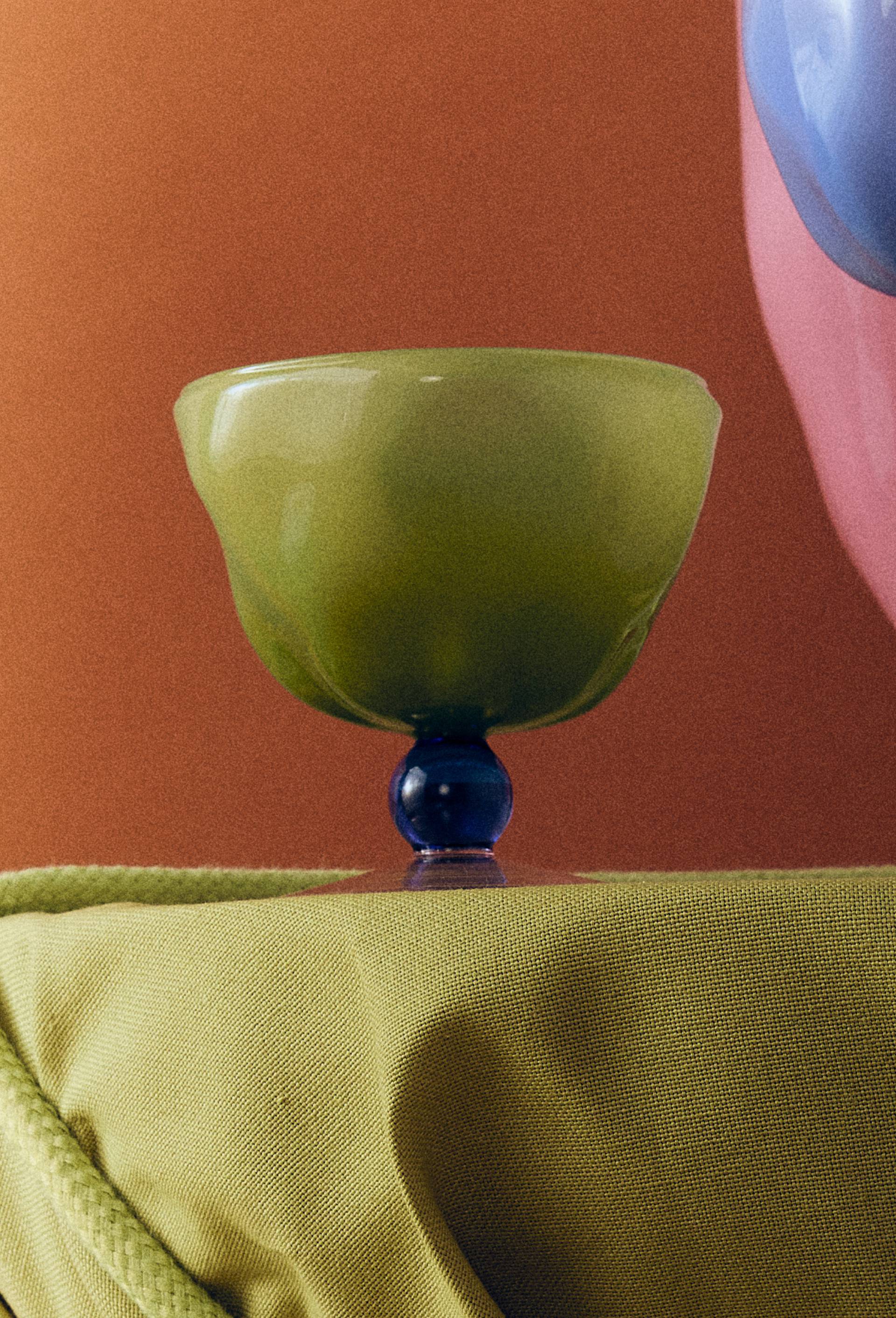 Verre &agrave; pied, 9x10cm, en borosilicate - BEN ARPEA x MONOPRIX, Vert, large image number 0
