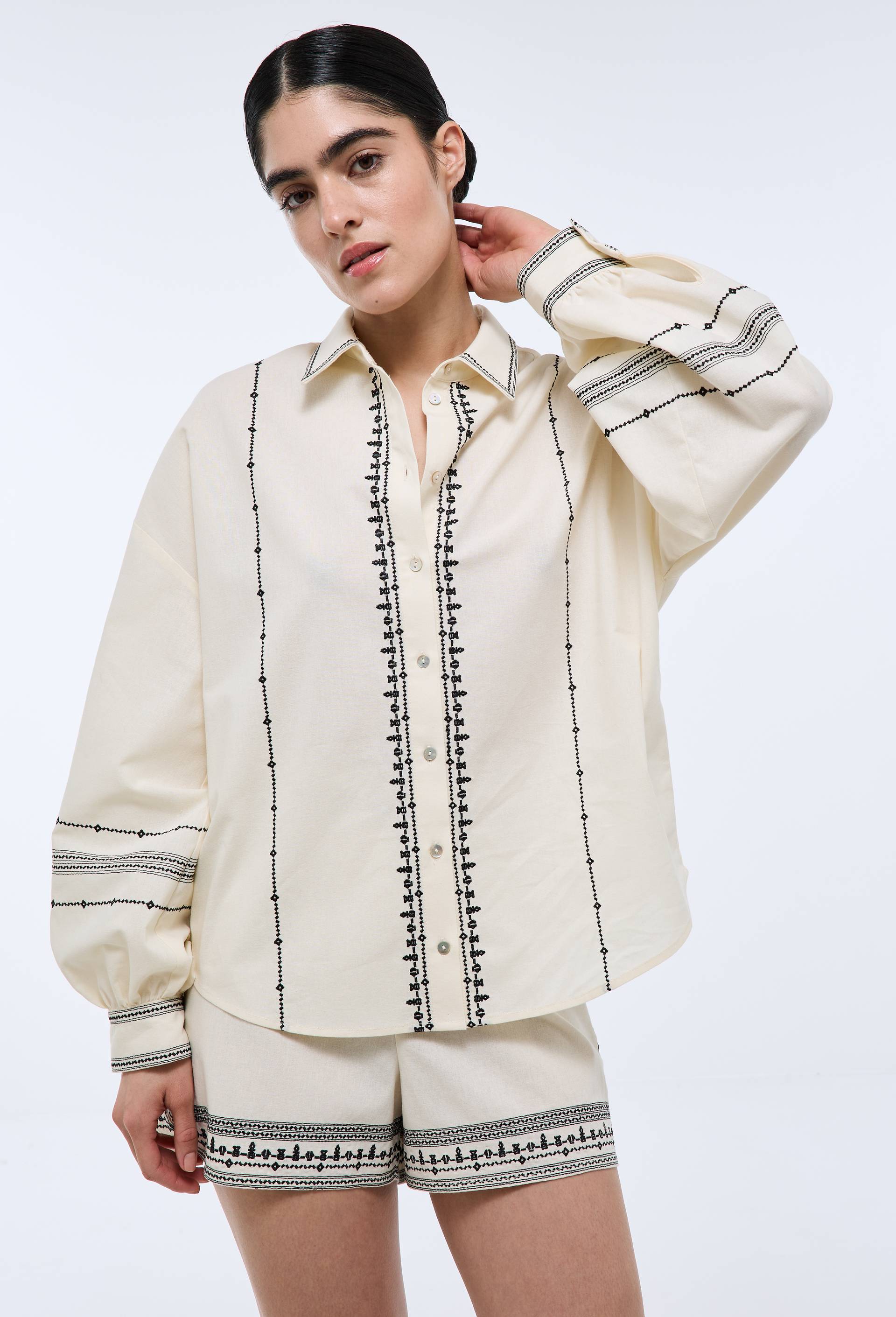 Chemise manches longues brod&eacute;e en coton BIO GOTS, Ecru, large image number 1.0