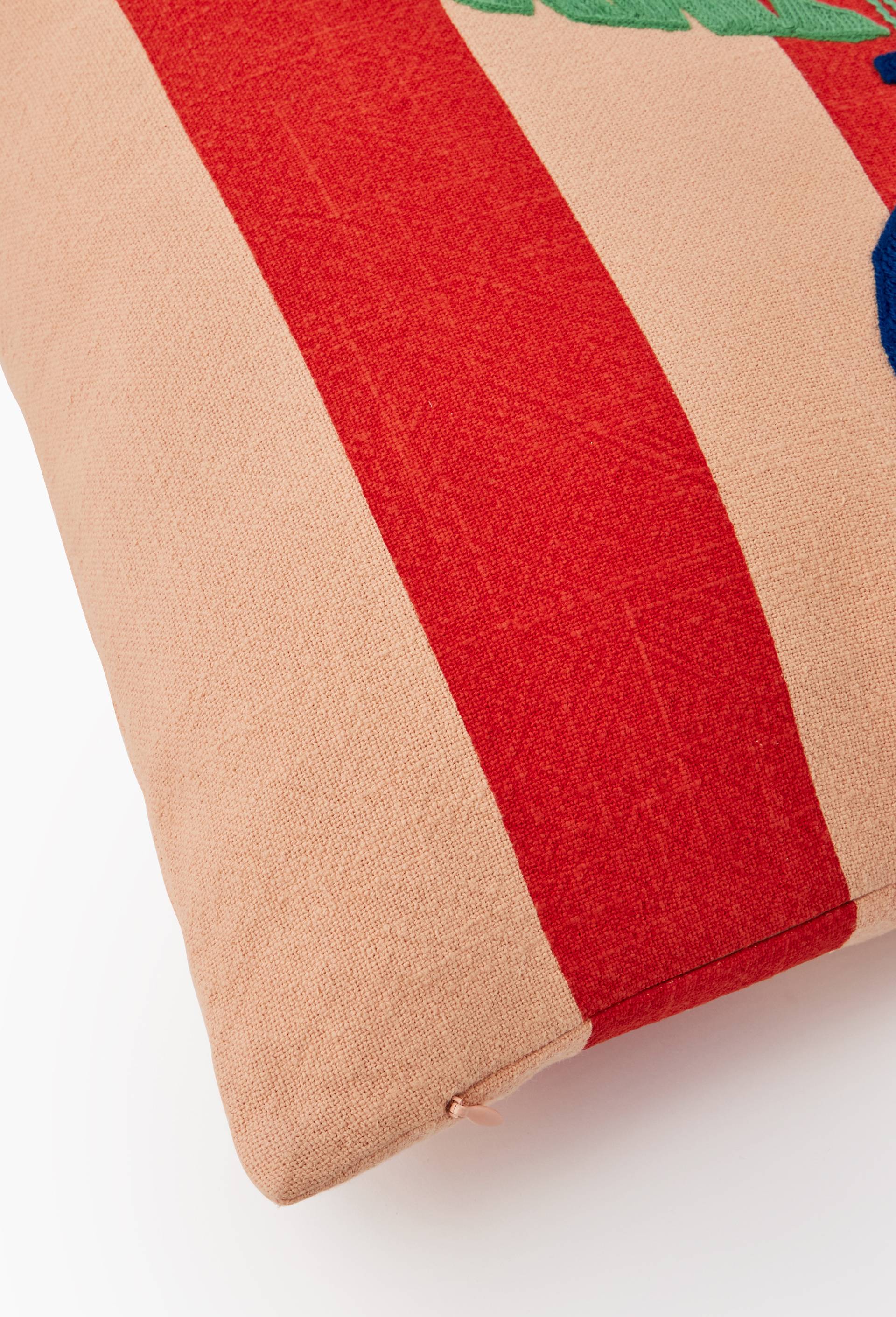 Coussin brod&eacute;, 50x50cm, en coton - BEN ARPEA x MONOPRIX, Rouge, large image number 2