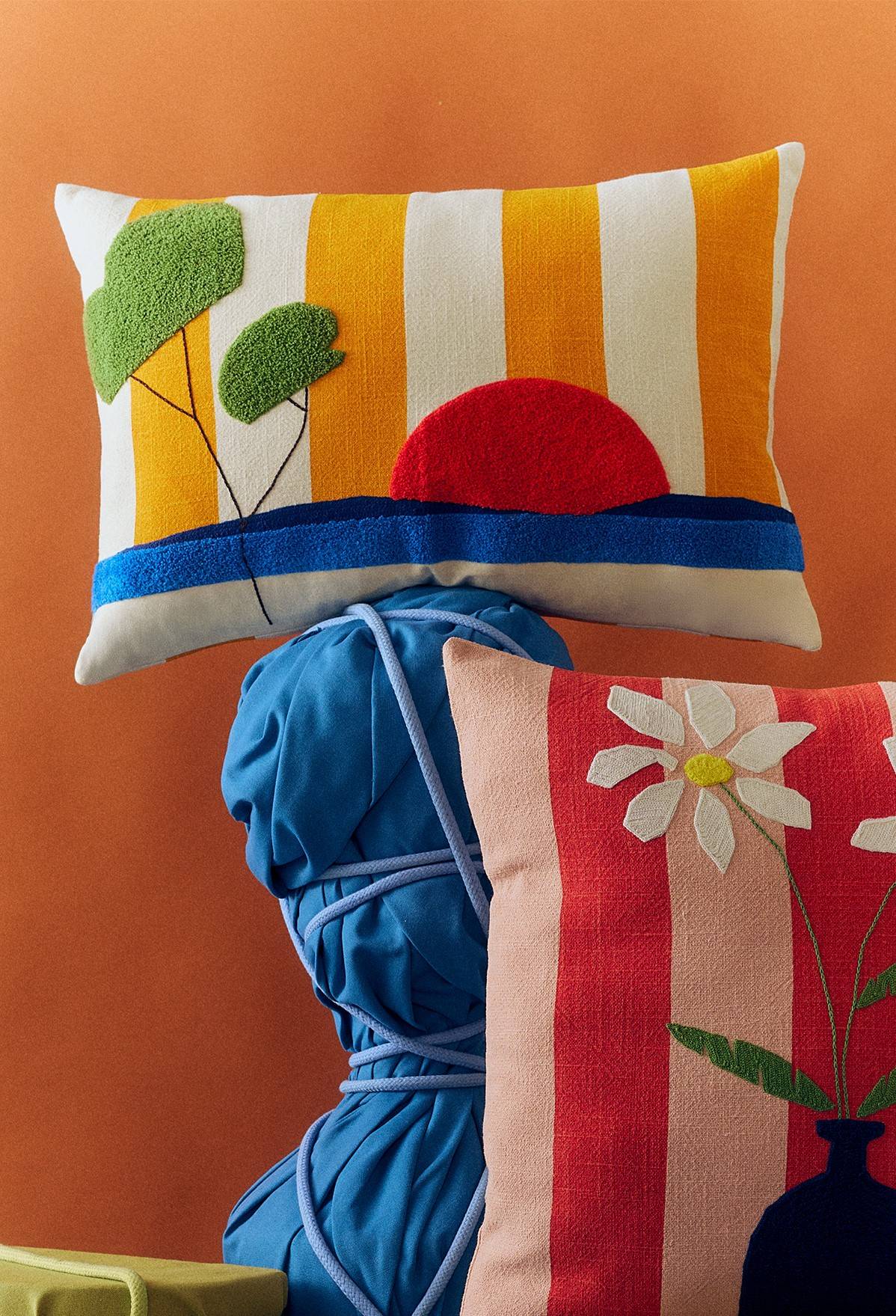 Coussin brod&eacute;, 60x40cm, en coton - BEN ARPEA x MONOPRIX, Orange, large image number 0