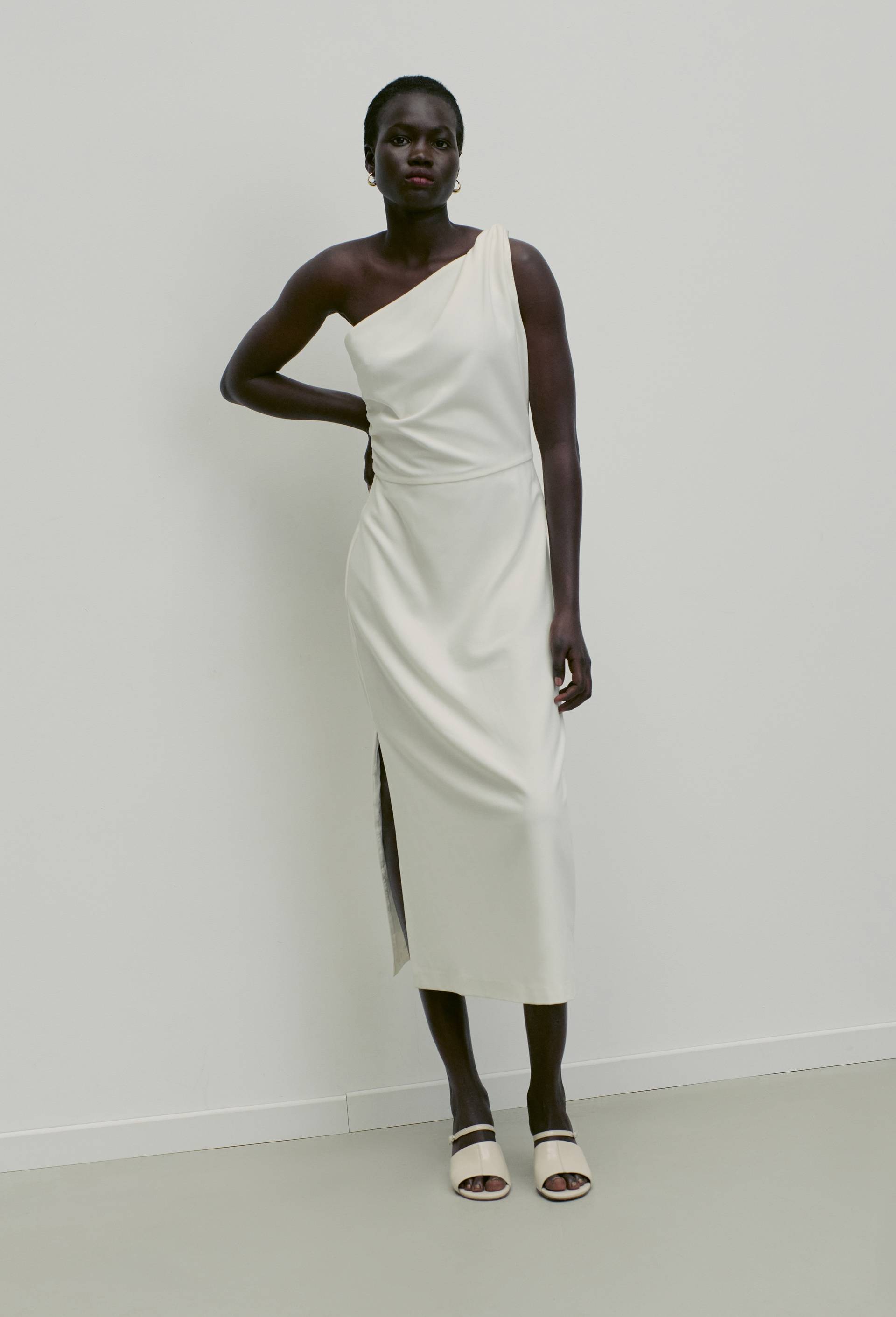 Robe longue asym&eacute;trique unie, Ecru, large