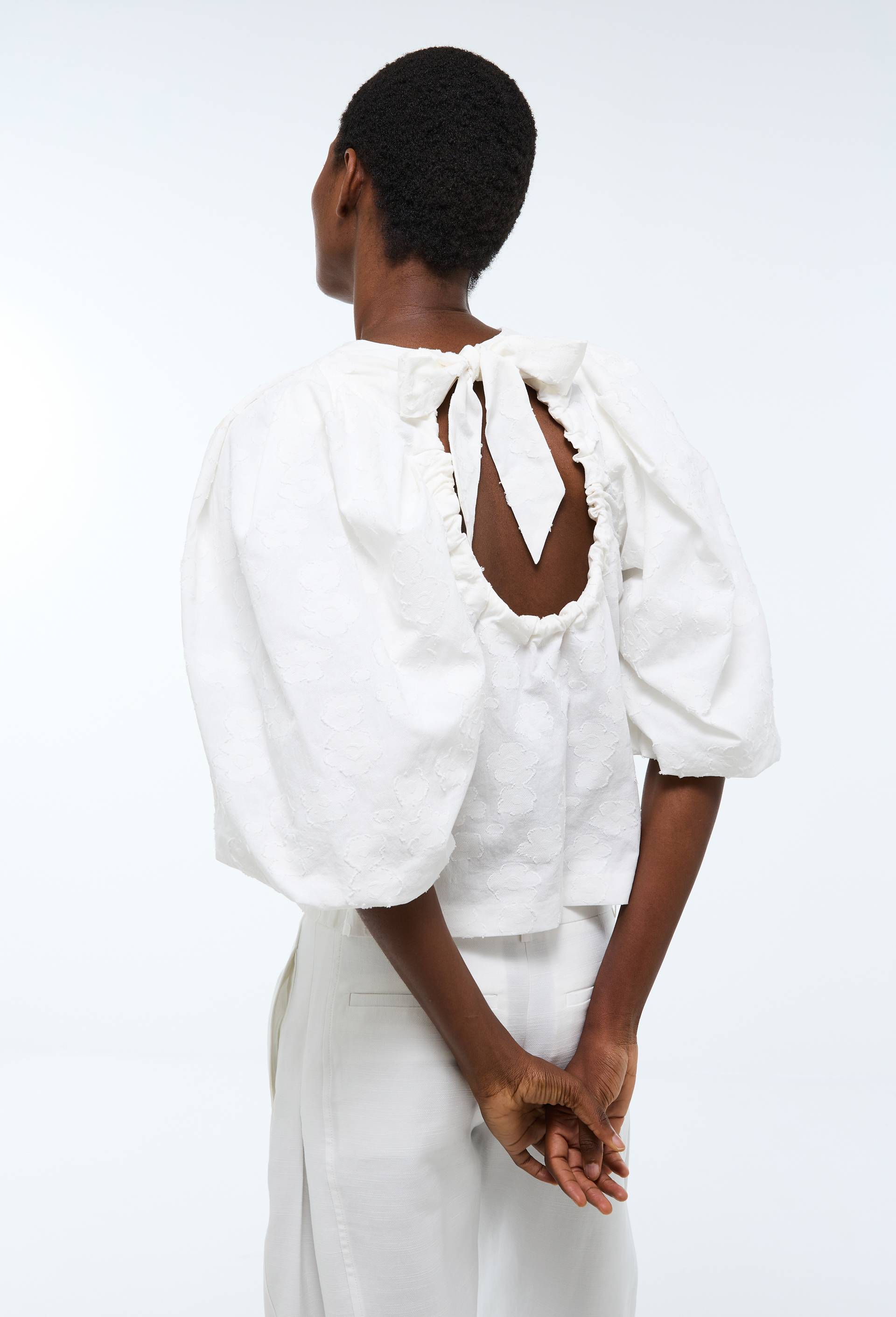 Top brod&eacute; manches bouffantes contenant du coton BIO GOTS, Blanc, large image number 1