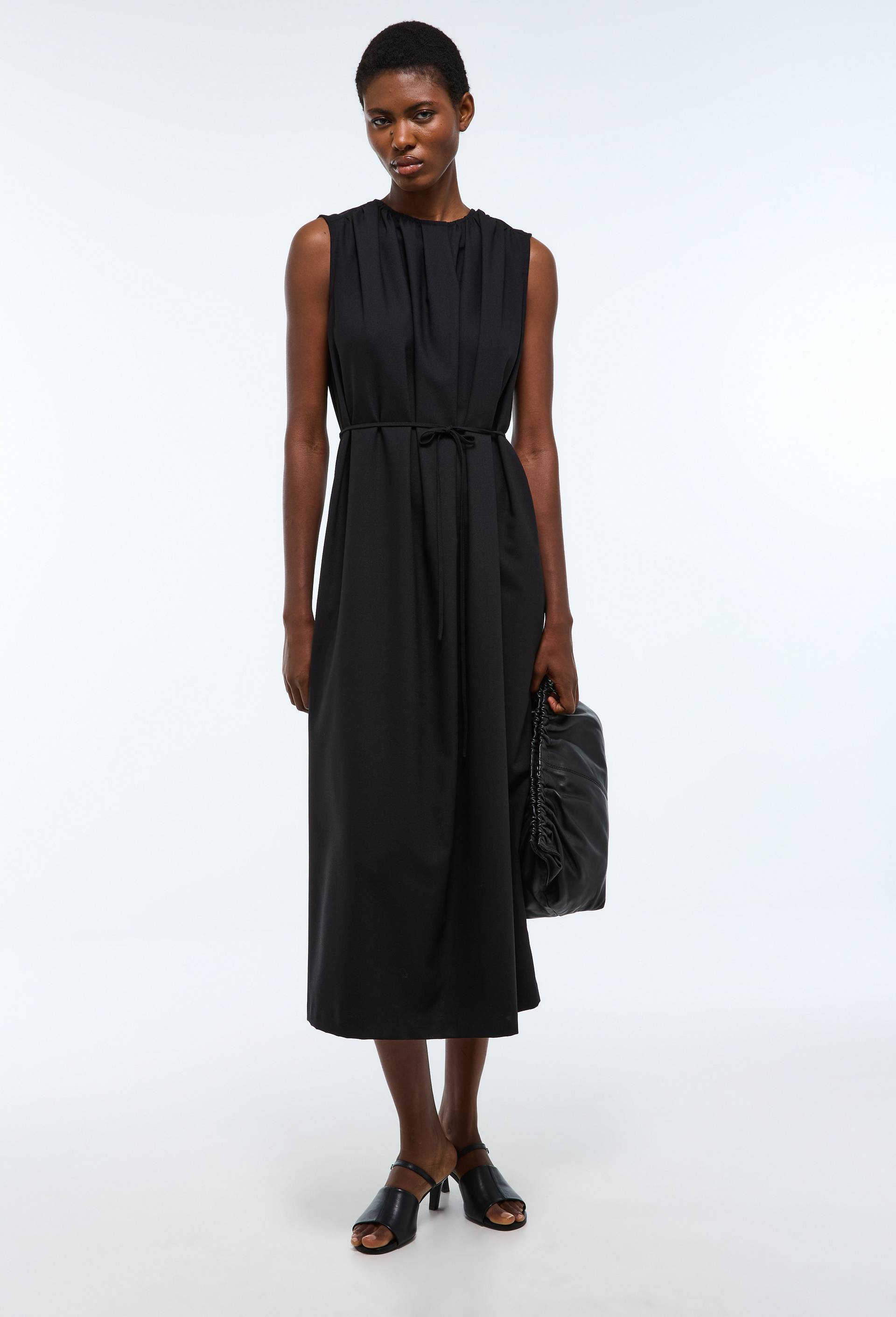 Robe longue sans manches unie, Noir, large image number 2