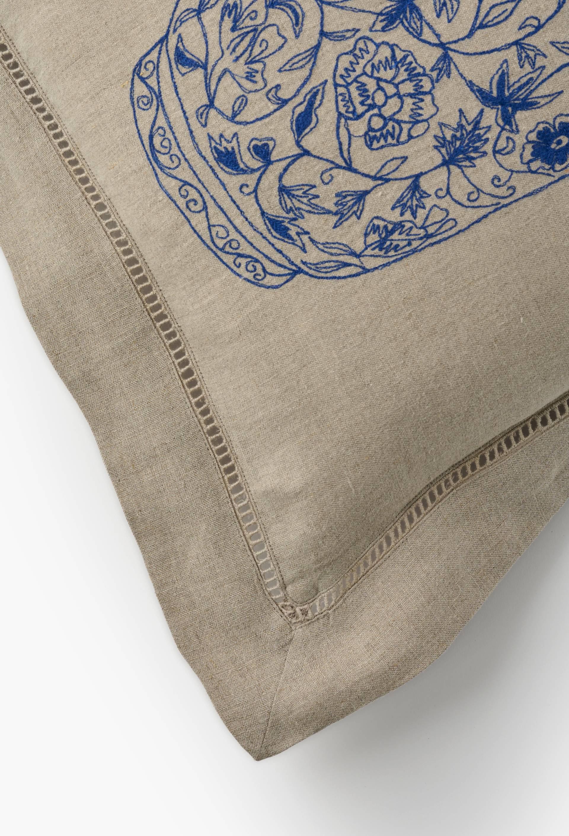 Coussin &agrave; broderies vase en lin - SARAH ESPEUTE x MONOPRIX, Beige clair, large image number 2