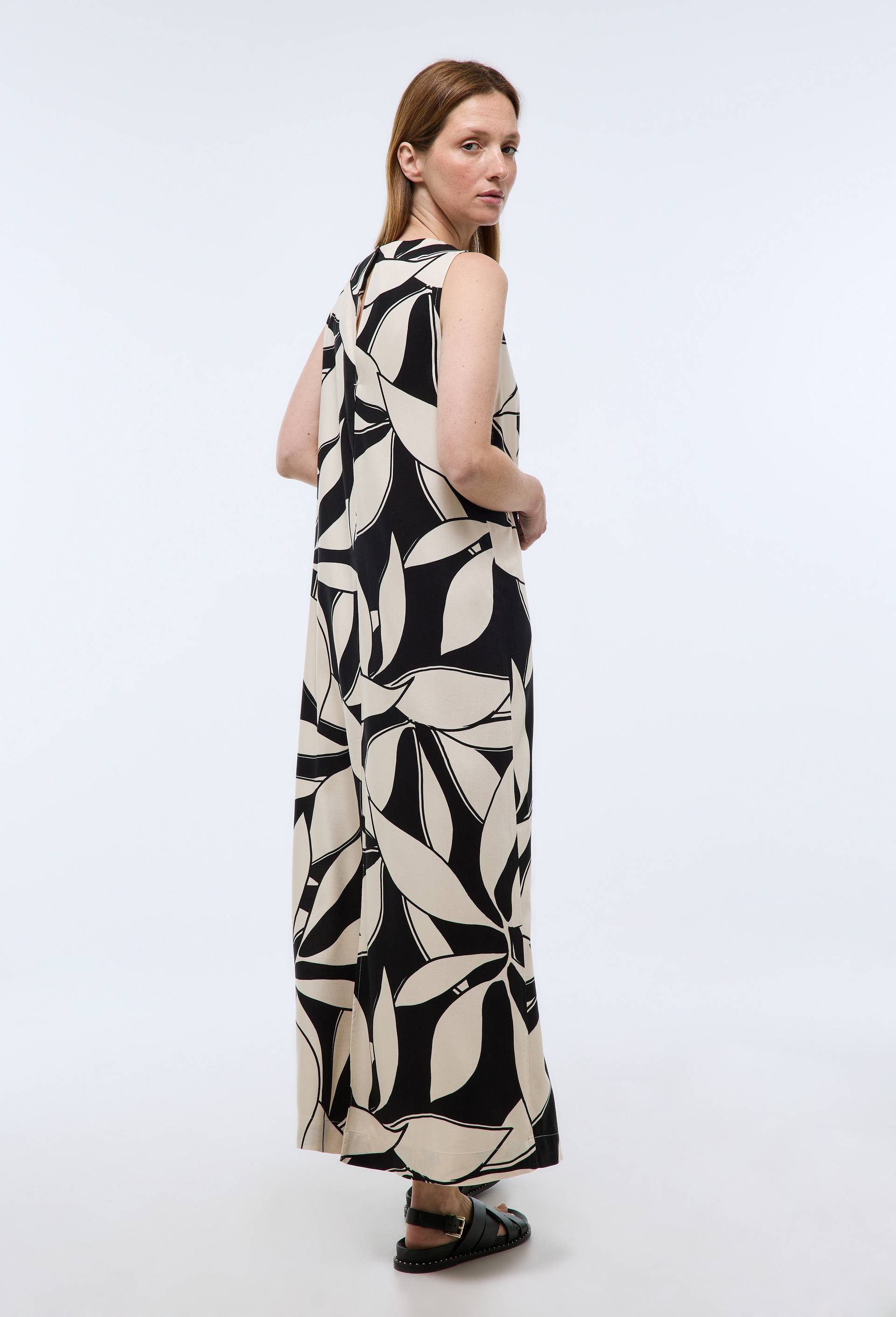 Robe longue sans manches imprim&eacute;e, Noir, large image number 2