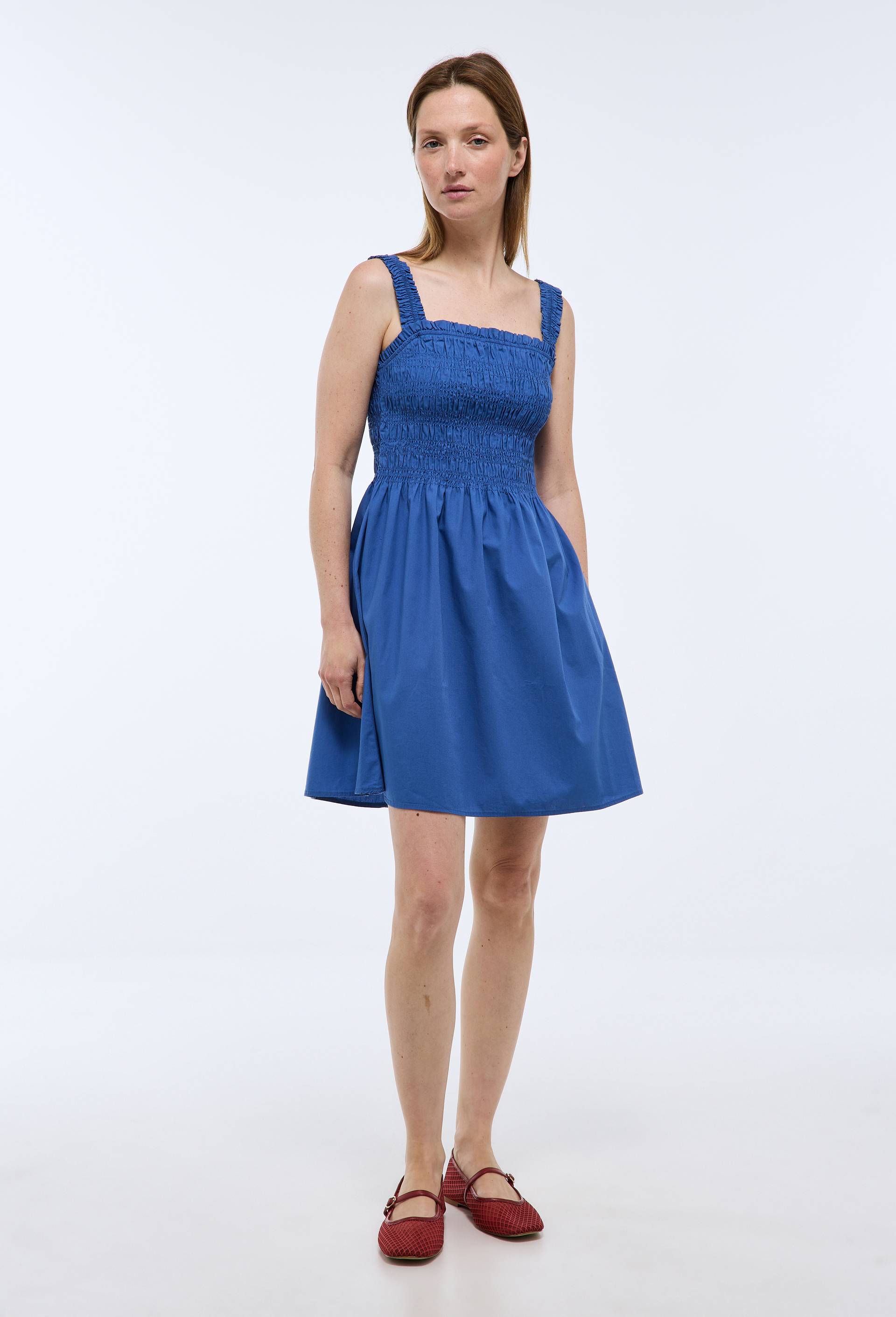 Robe courte smock&eacute;e en coton BIO GOTS, Bleu, large image number 1.0