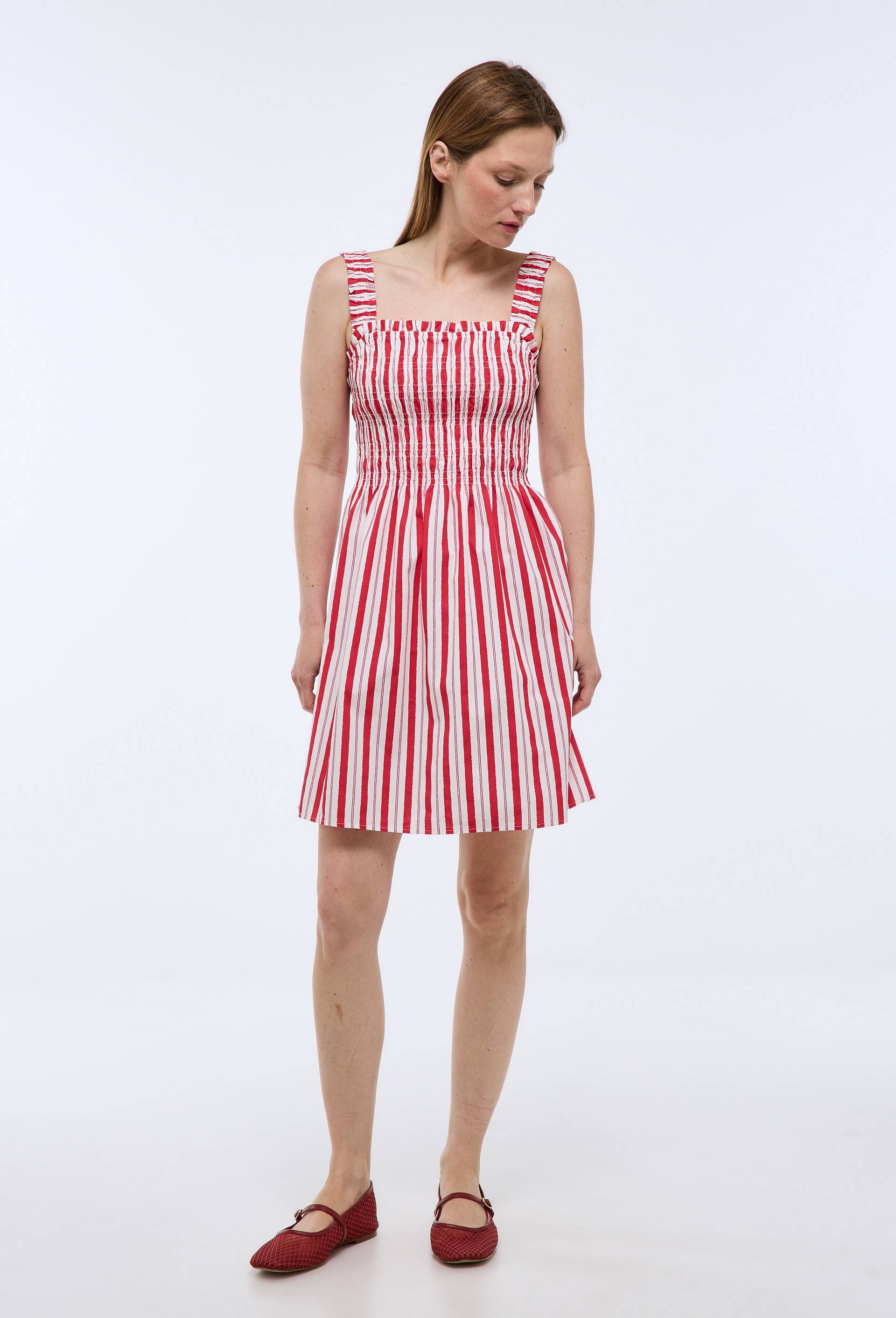 Robe courte smock&eacute;e imprim&eacute;e en coton BIO GOTS, Rouge, large image number 0