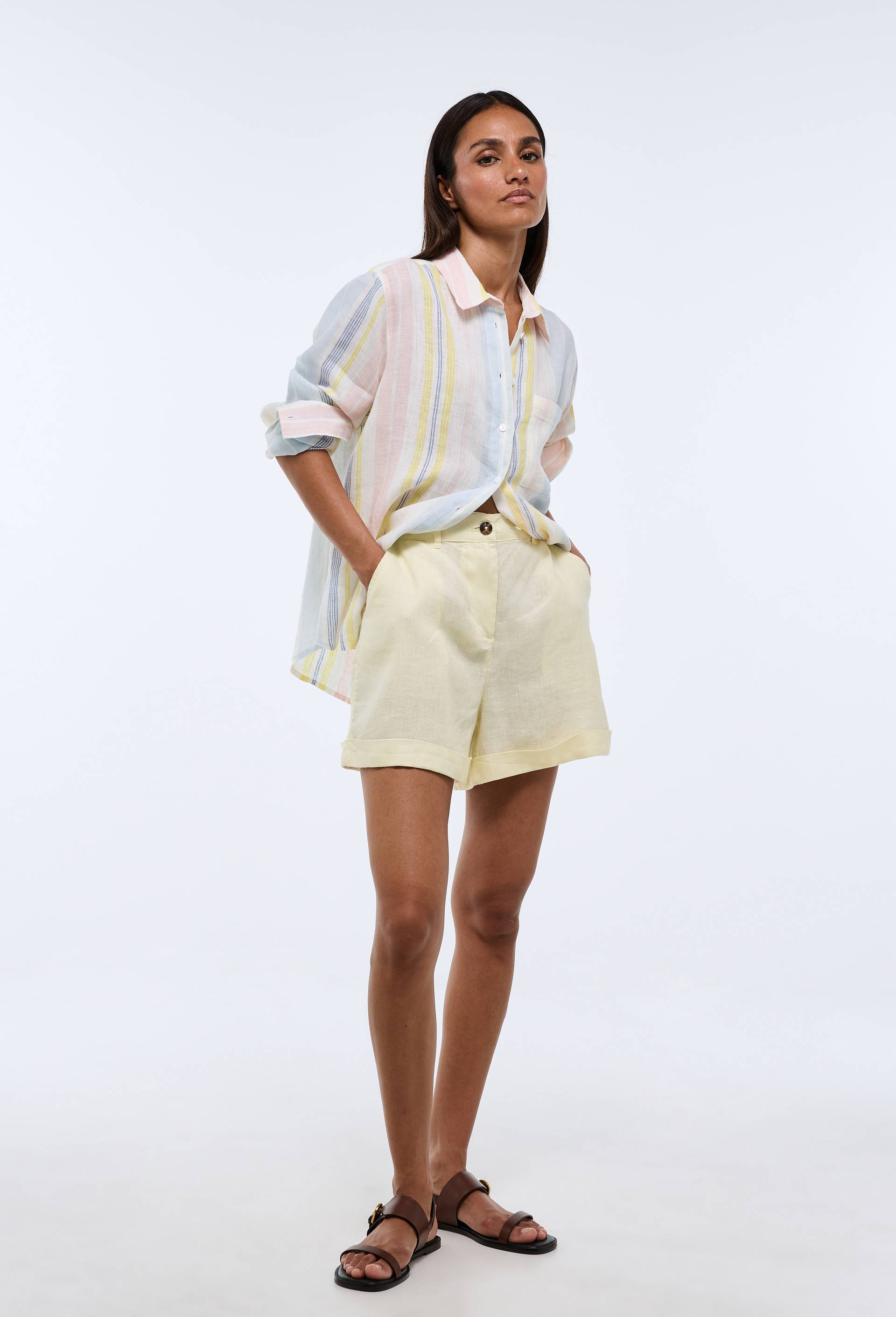 Short en lin taille elastiqu&eacute;e, Jaune clair, swatch image