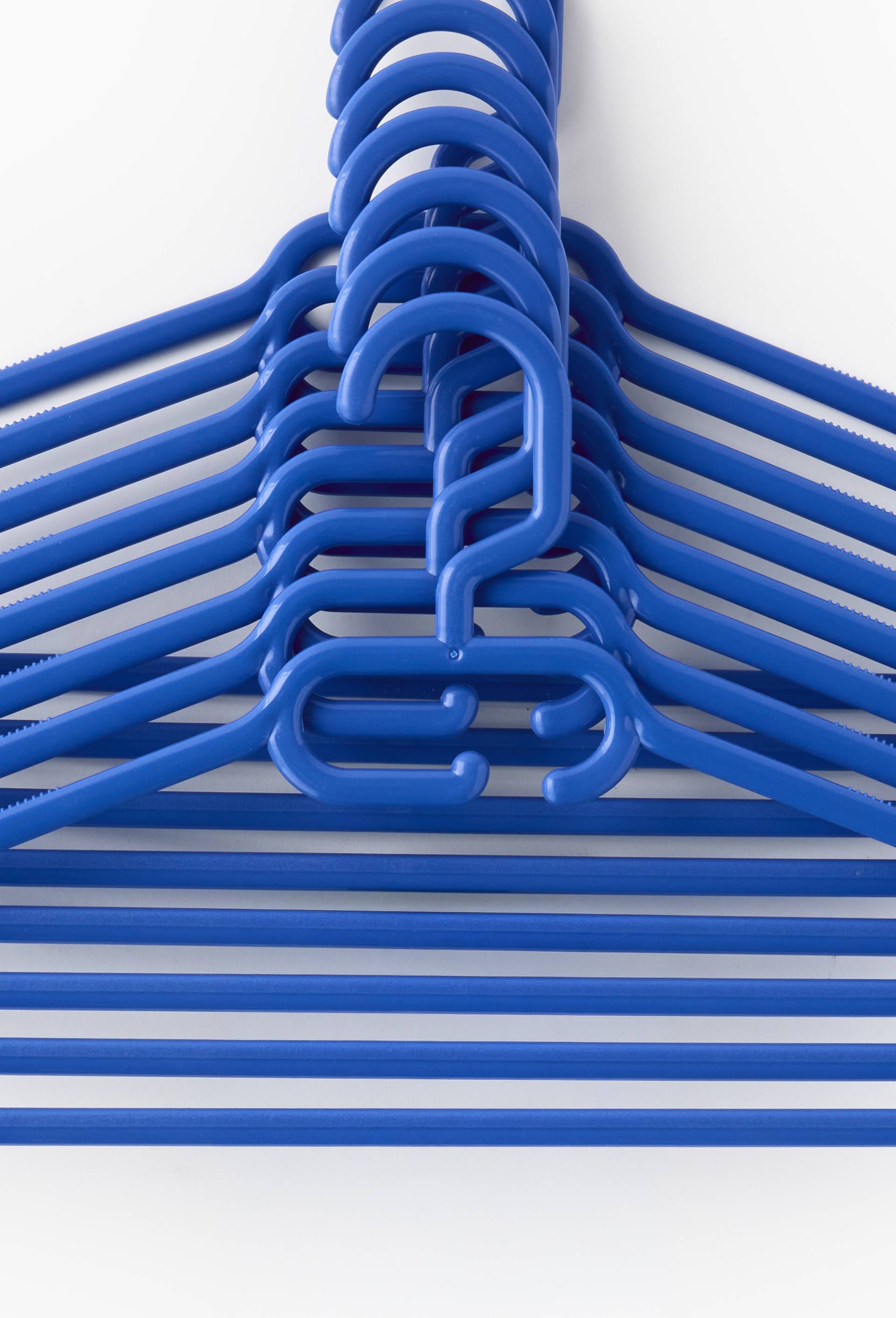 Lot 8 cintres en plastique, Fabriqu&eacute; en France, Bleu clair, large image number 1