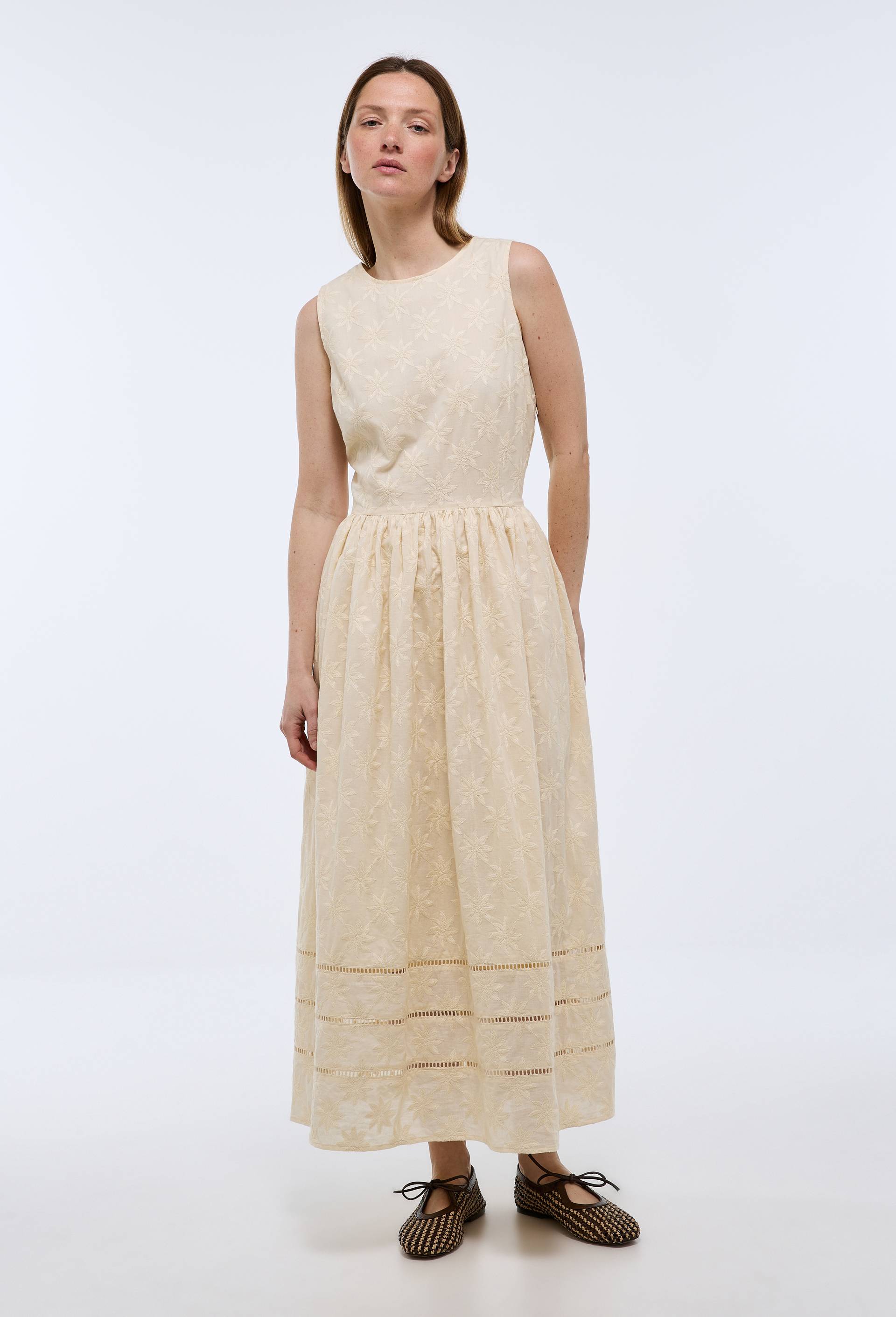 Robe midi brod&eacute;e sans manches en coton BIO GOTS, Ecru, large image number 0