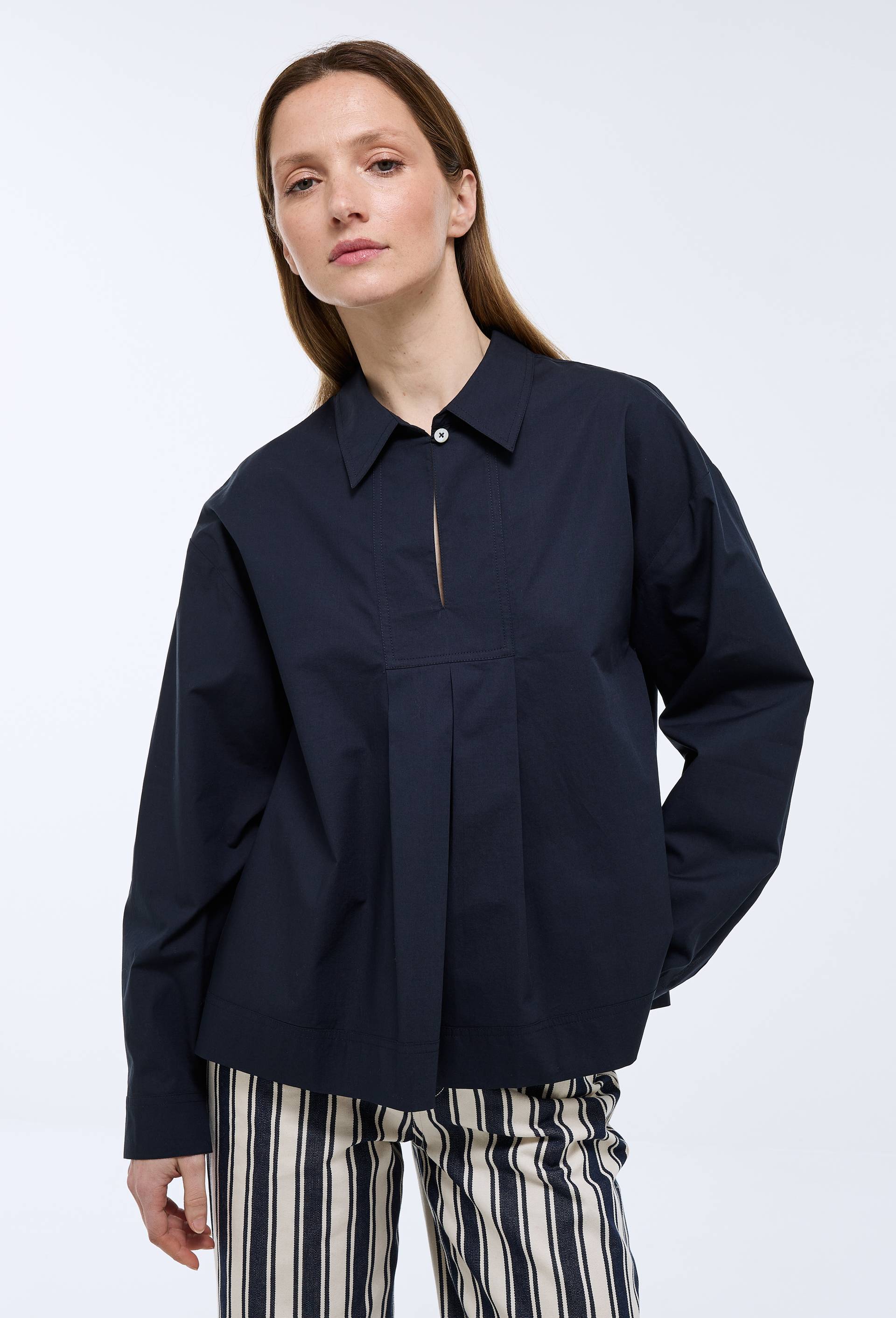 Blouse manches longues unie en coton BIO GOTS, Bleu fonc&eacute;, swatch image