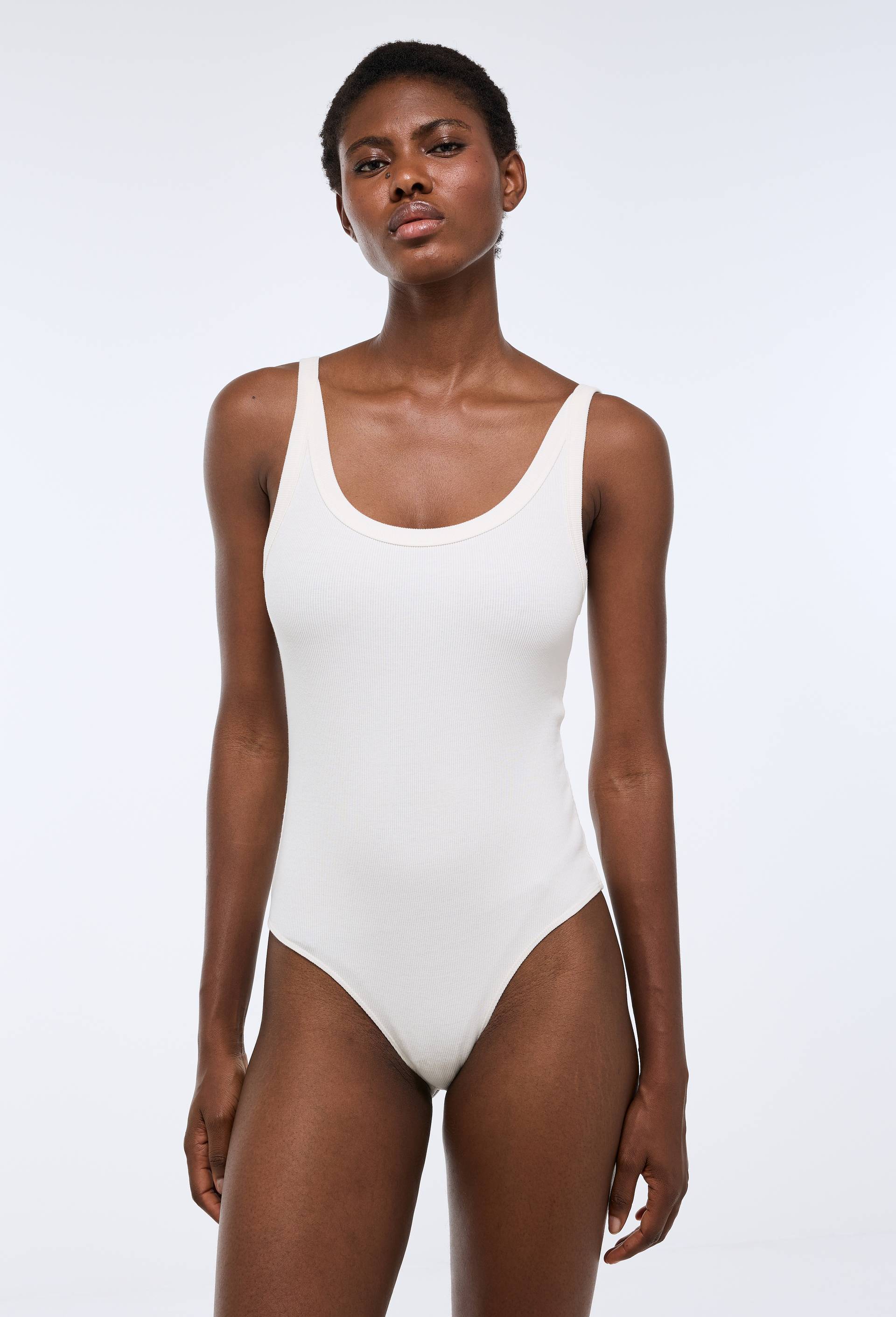 Body d&eacute;bardeur c&ocirc;tel&eacute; en coton, Ecru, swatch image