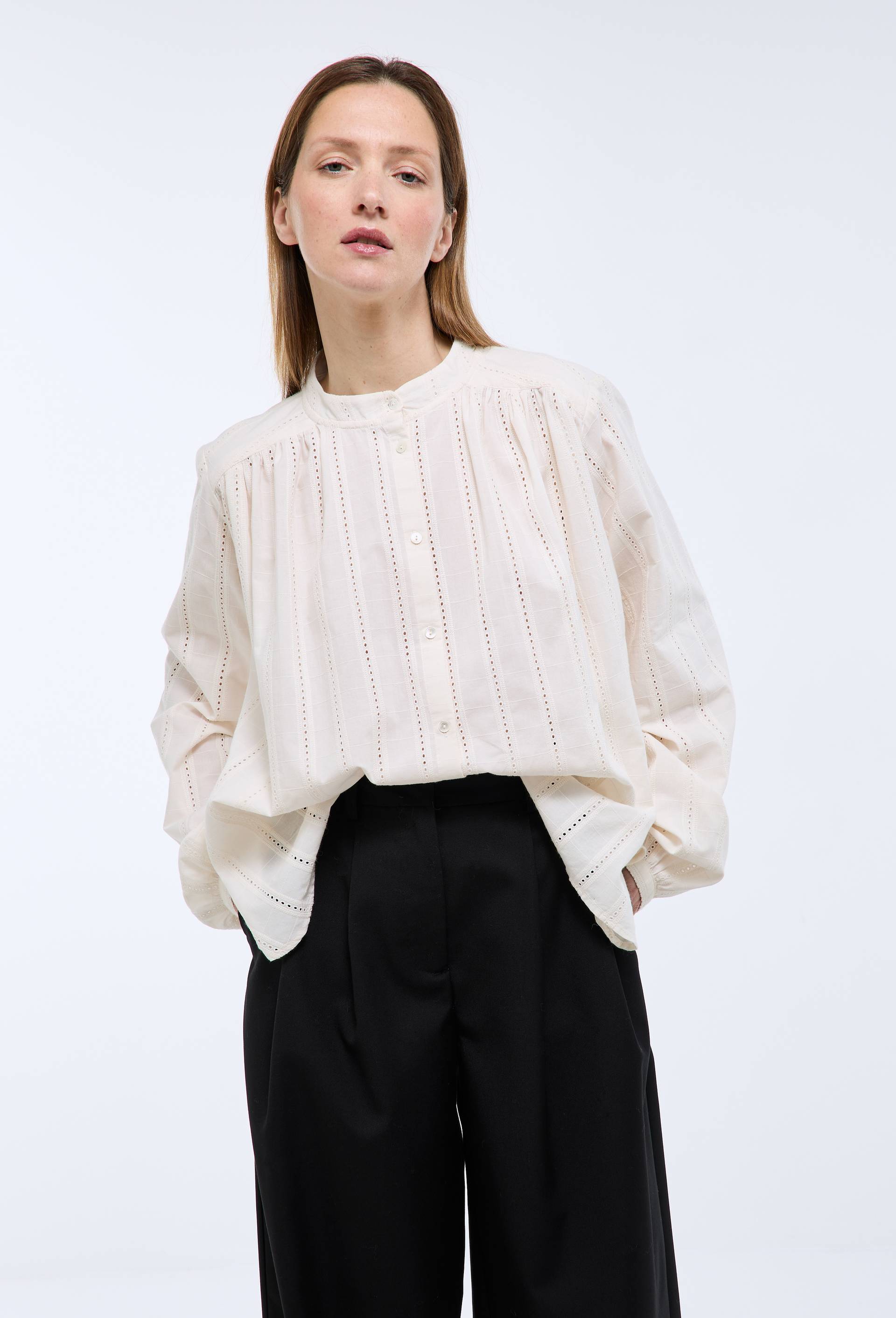 Blouse manches longues en dentelle en coton, Ecru, swatch image