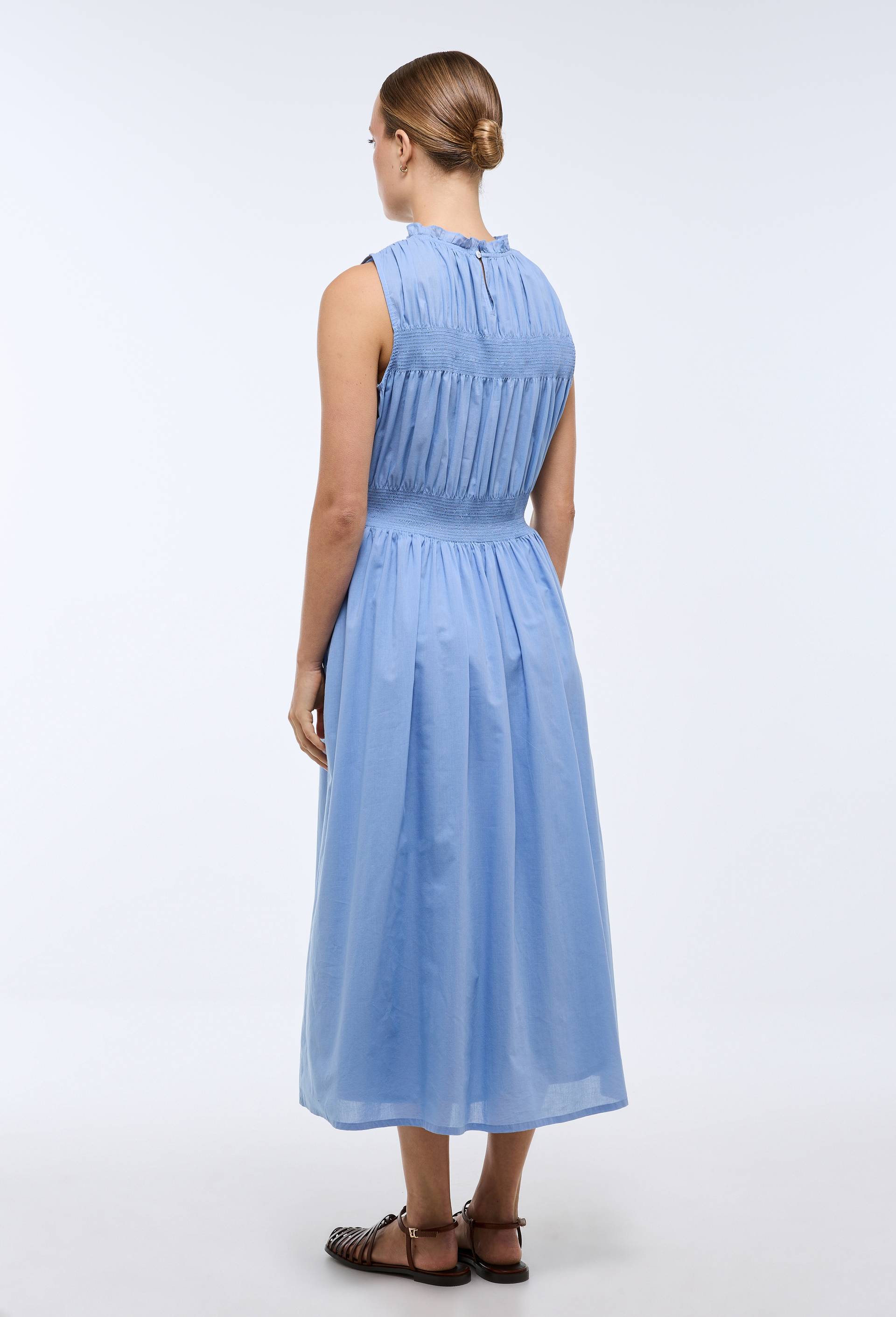 Robe longue smock&eacute;e unie en coton BIO GOTS, Bleu, large image number 1