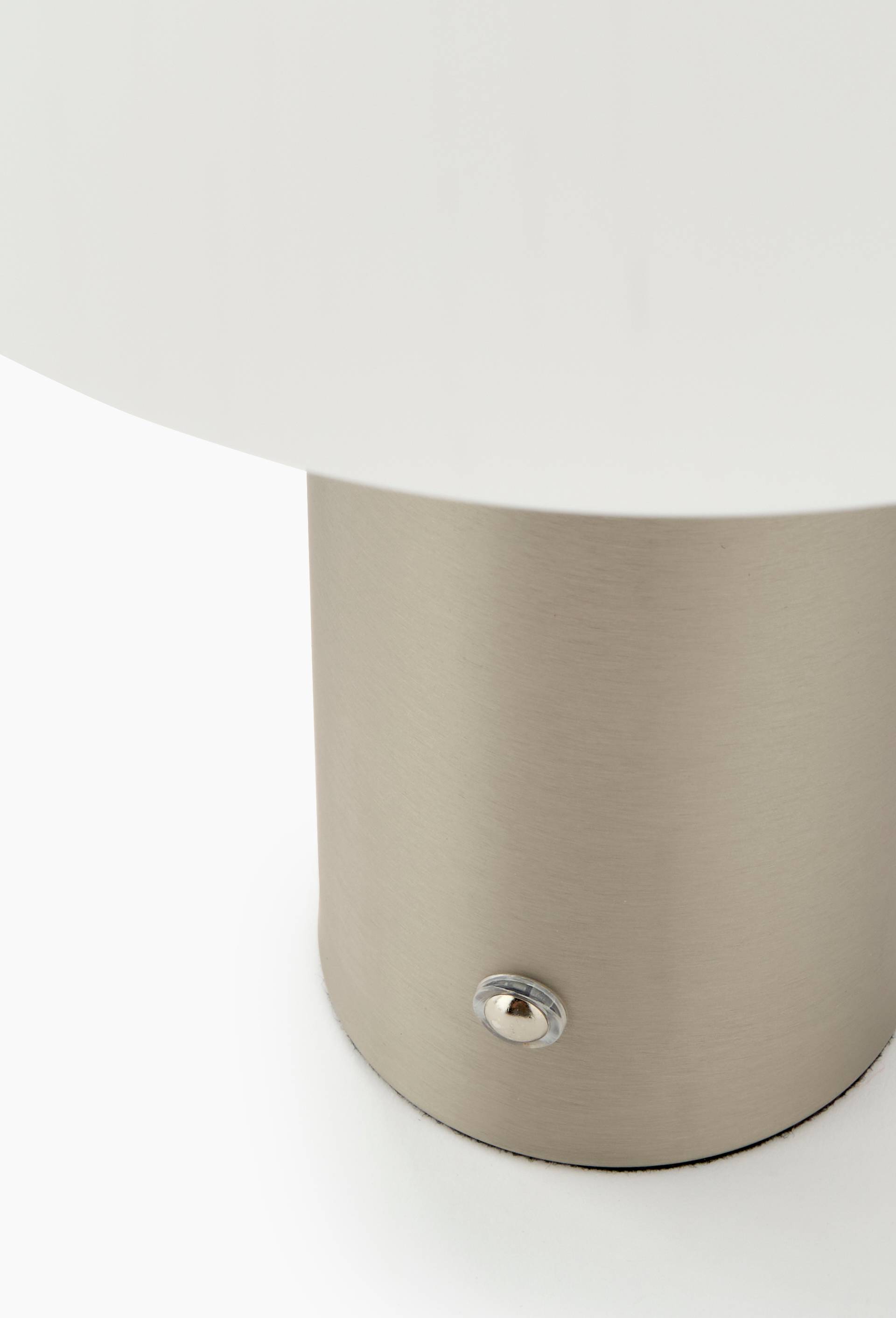 Lampe &agrave; poser, 18x18x23cm, en m&eacute;tal et plastique, Argent, large image number 1.0