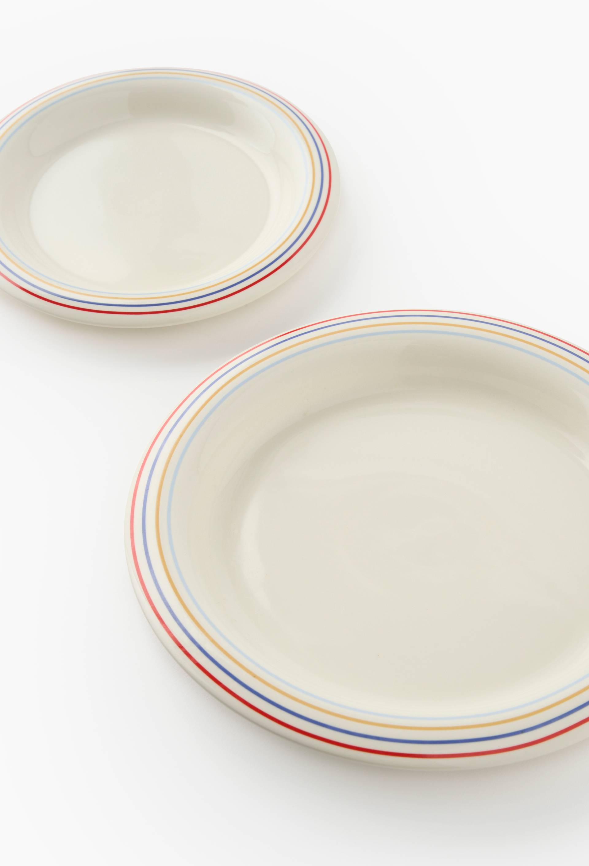 Assiette plate finition liser&eacute;, 27cm, Rouge, large image number 1.0