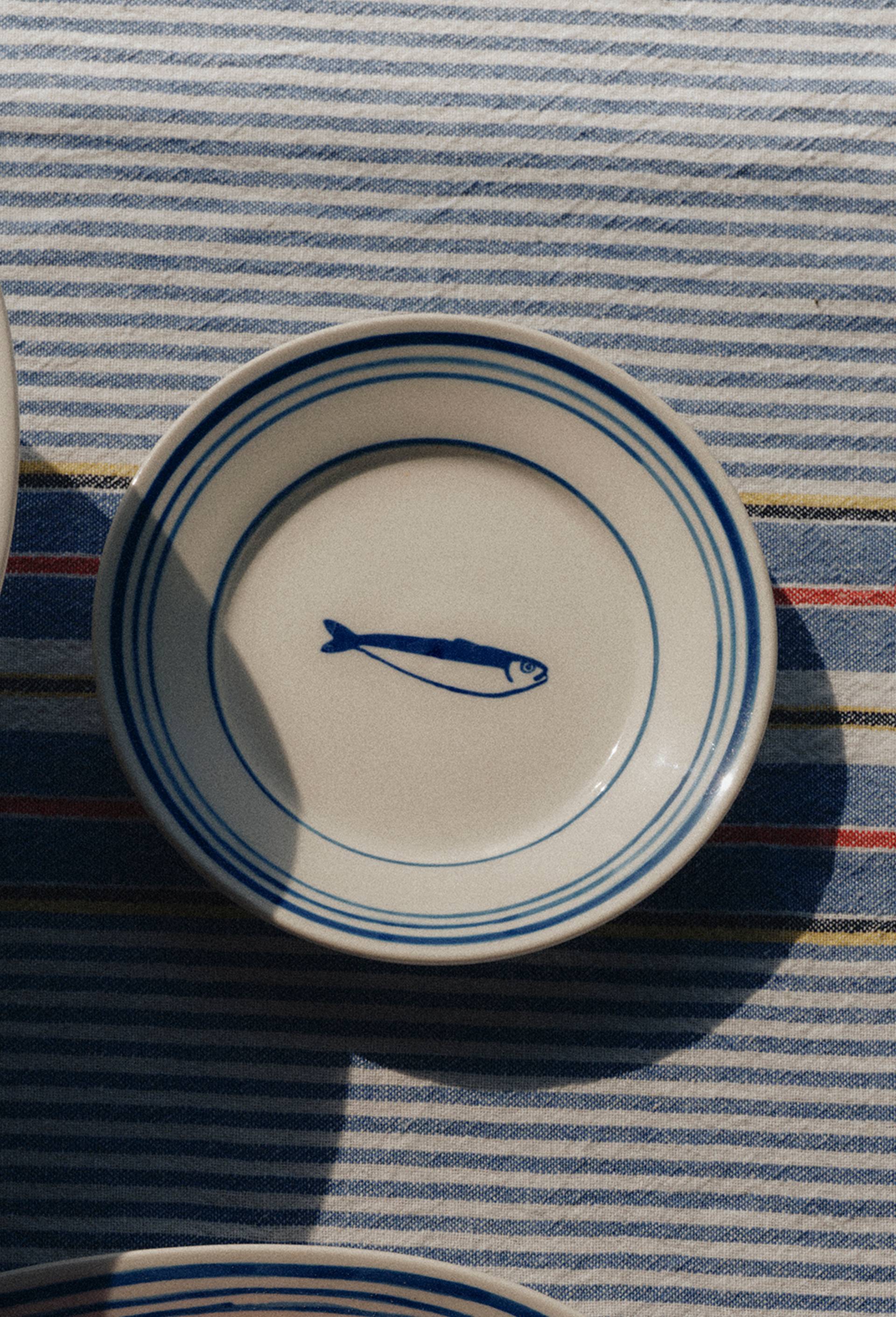 Assiette &agrave; mignardises finition liser&eacute;, 14cm, motif poisson, Bleu, large image number 3
