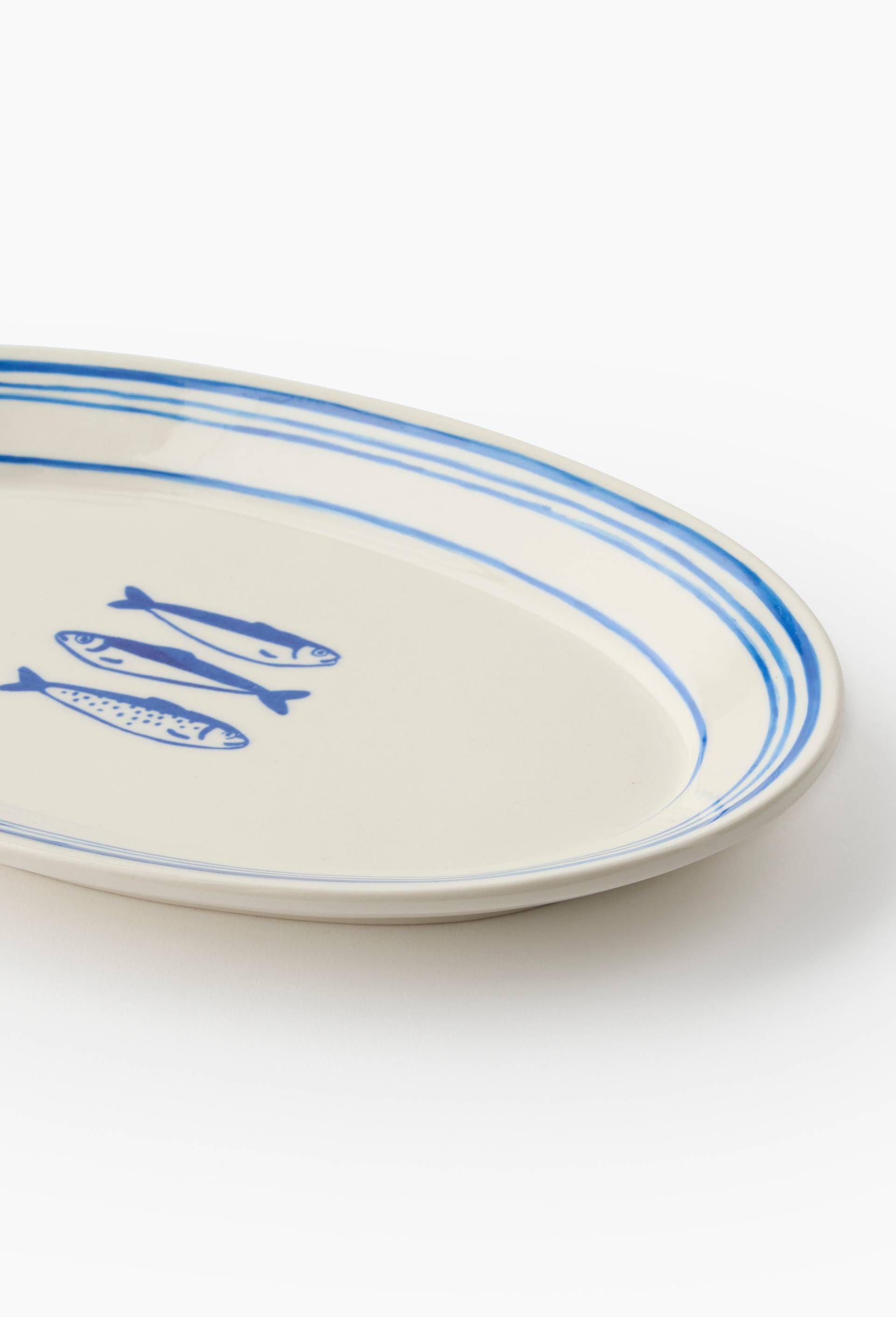 Plat ovale finition liser&eacute;, 28cm, Bleu, large image number 1.0