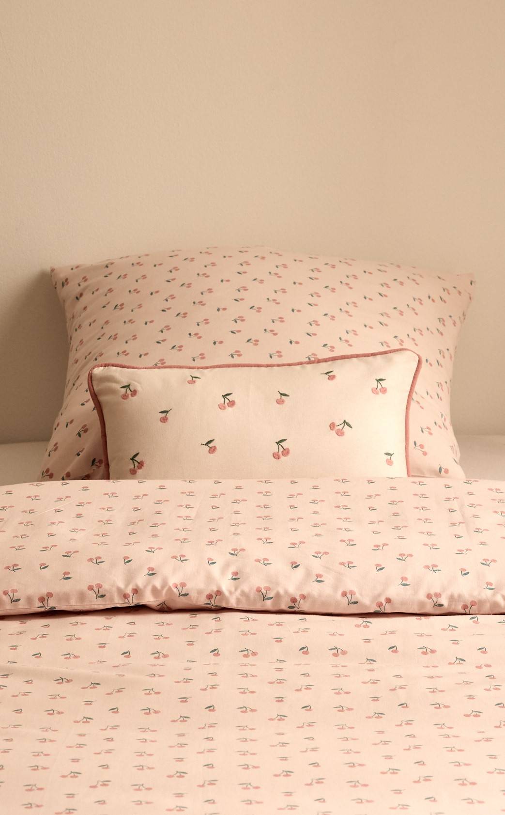 Coussin imprim&eacute; brod&eacute; cersie, 40x25 cm, en coton et polyester bio, Rose, large image number 0