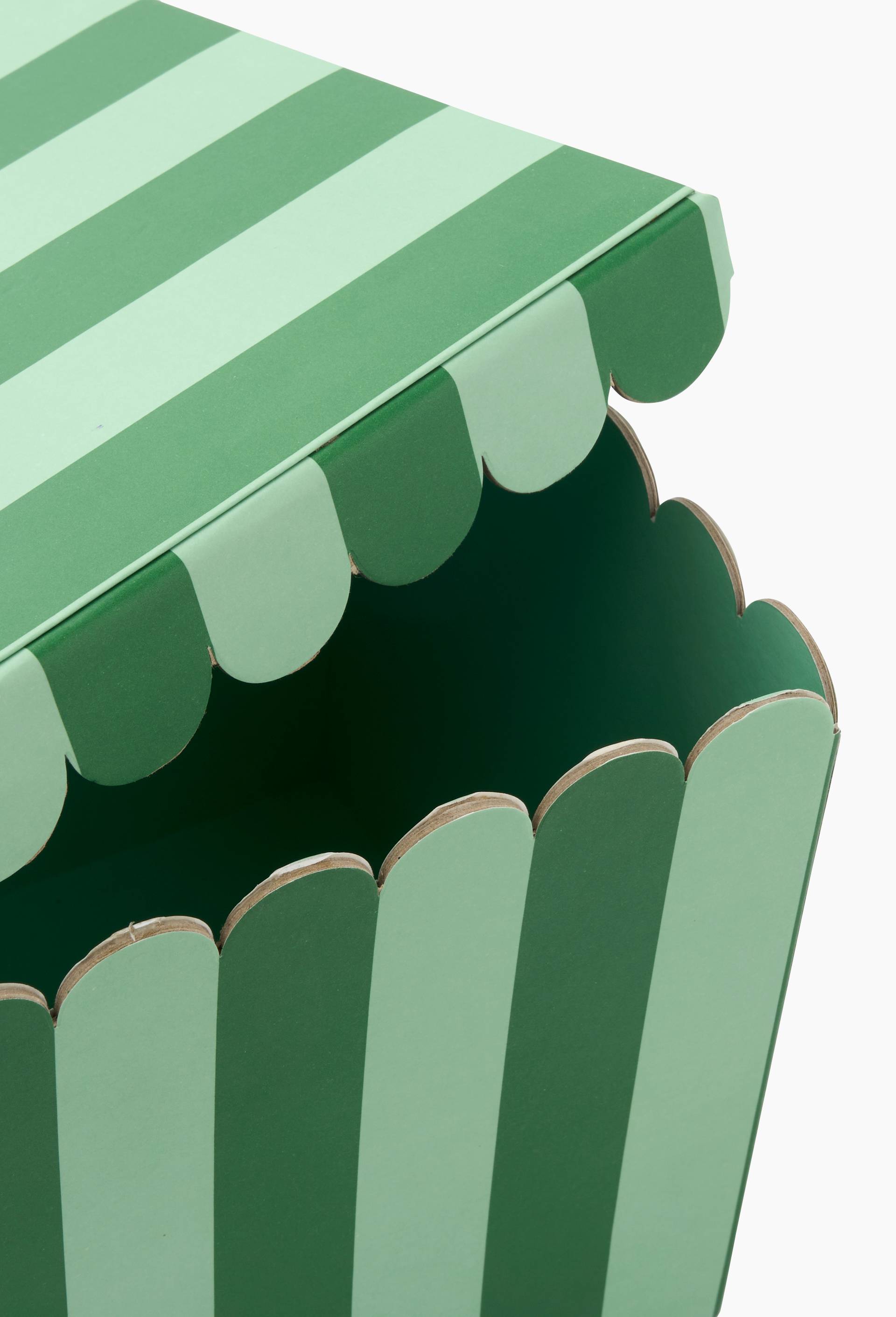 Bo&icirc;te &agrave; rayures, 19x20cm, en papier - MESTIZ x MONOPRIX, Vert fonc&eacute;, large image number 1