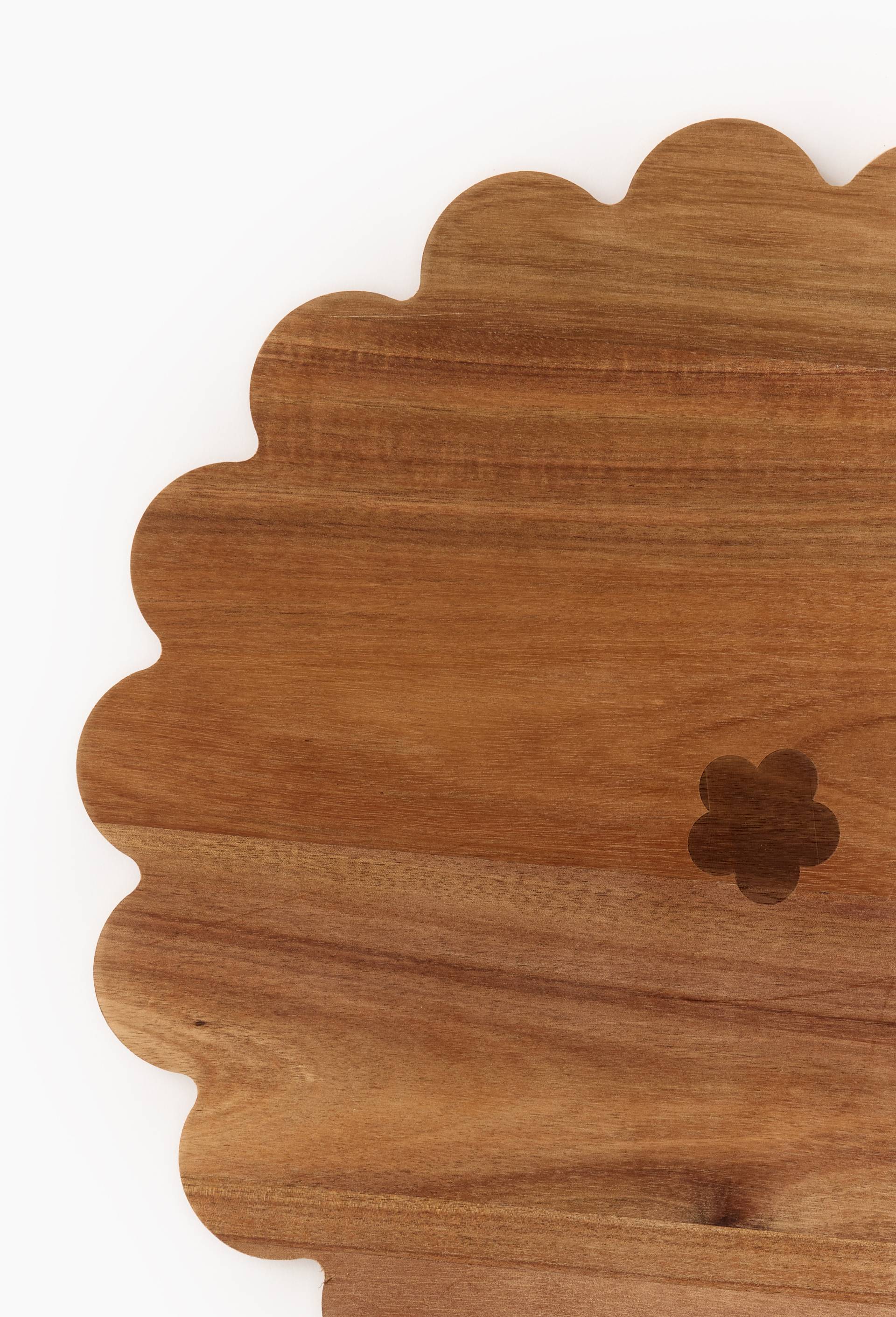 Planche &agrave; d&eacute;couper ronde en fleur, 35cm, en bois - MESTIZ x MONOPRIX, Brun, large image number 1