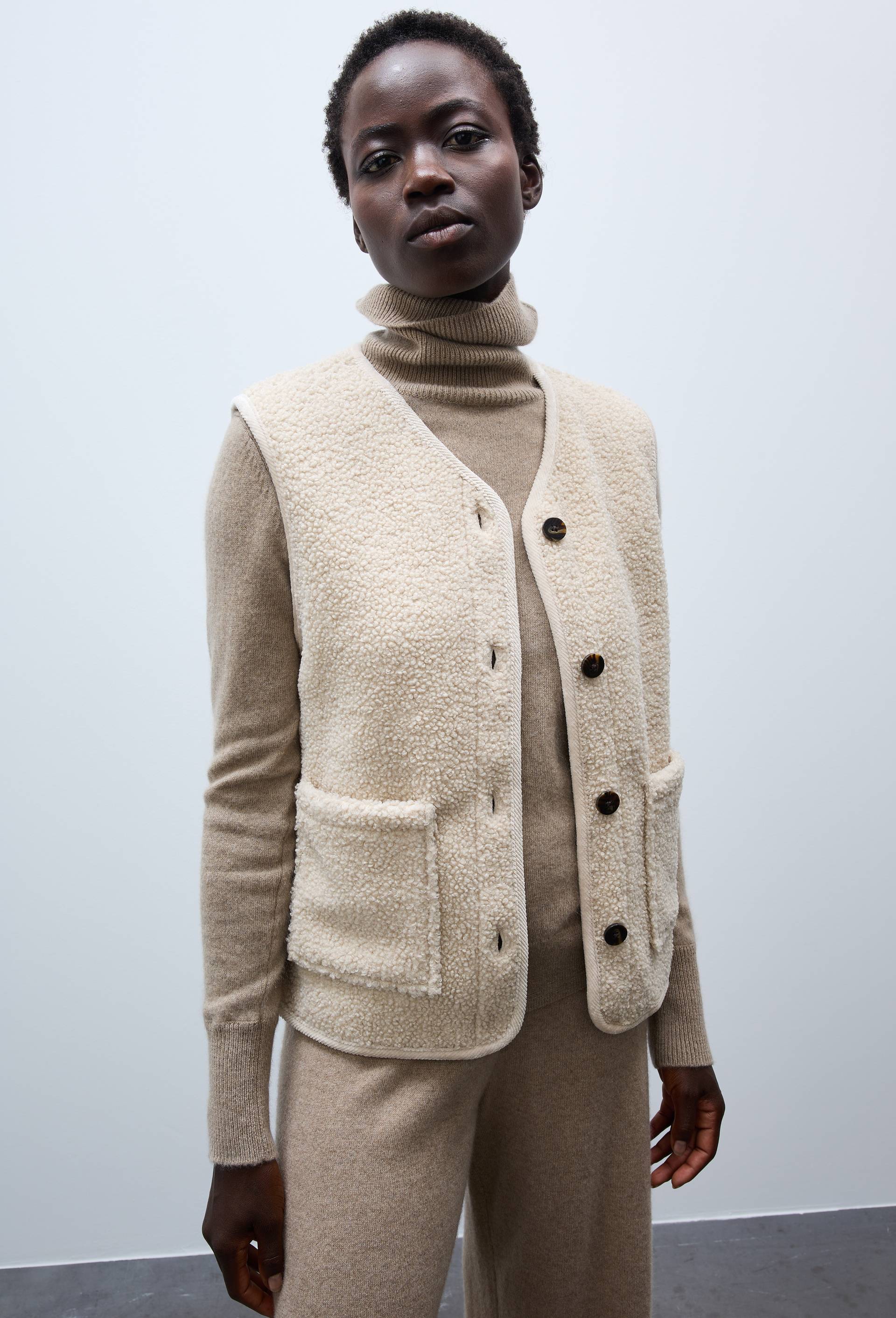 Veste sans manche en sherpa, Ecru, large image number 0