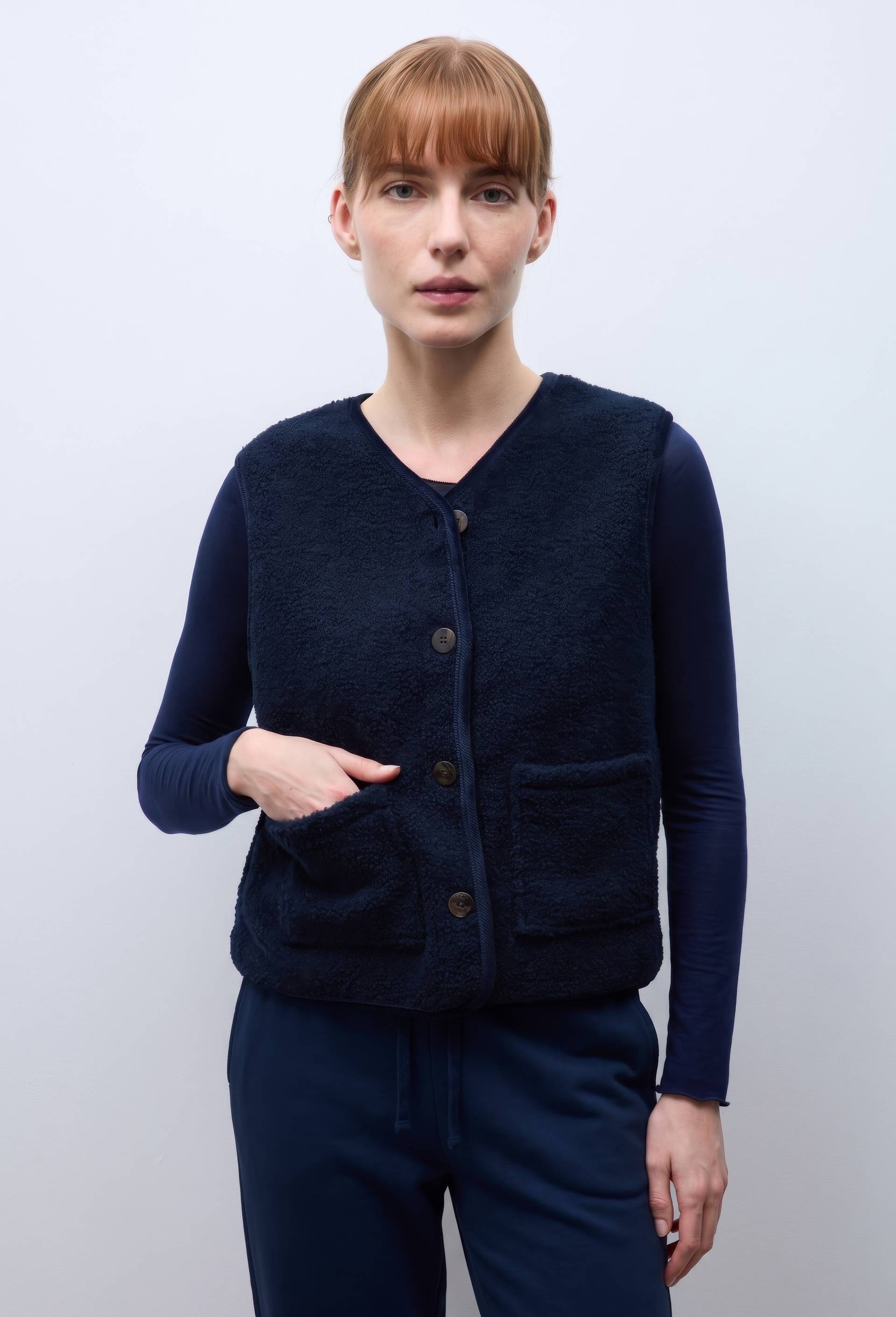 Veste sans manche en sherpa, Bleu fonc&eacute;, large image number 0