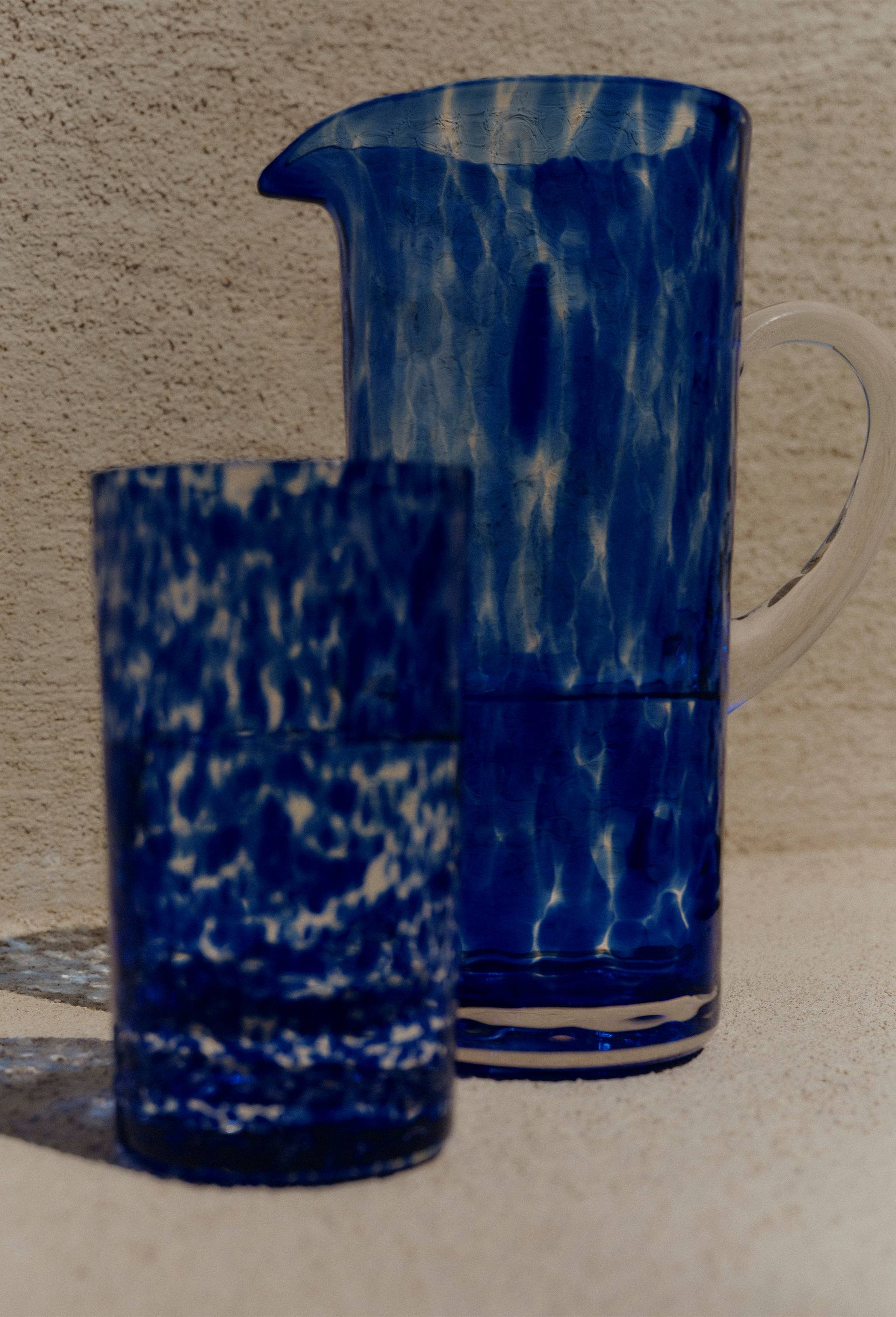 Pichet finition tachet&eacute;e, 1,5L, Bleu, large image number 0