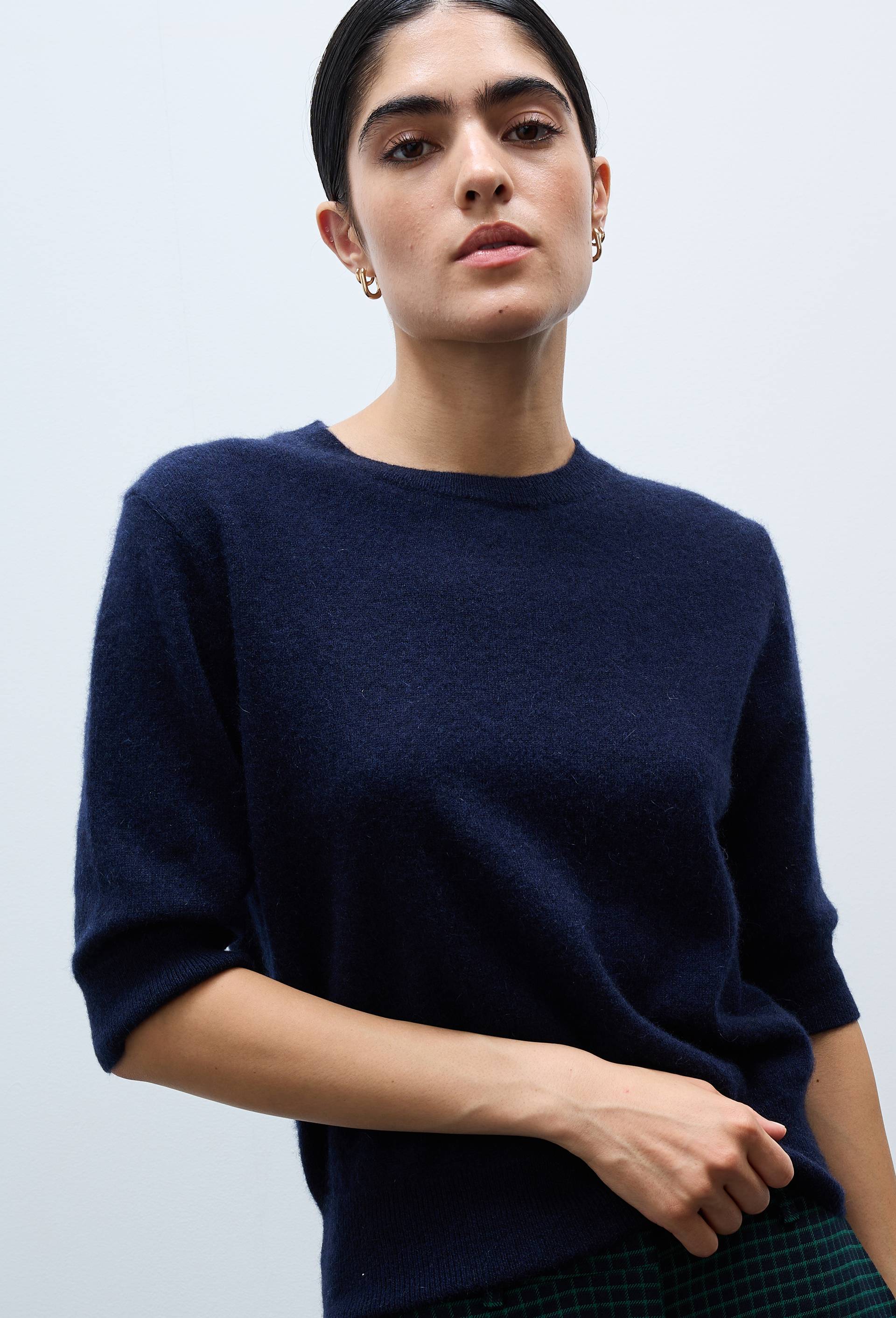 Pull uni manches courtes en 100% cachemire, Bleu fonc&eacute;, swatch image