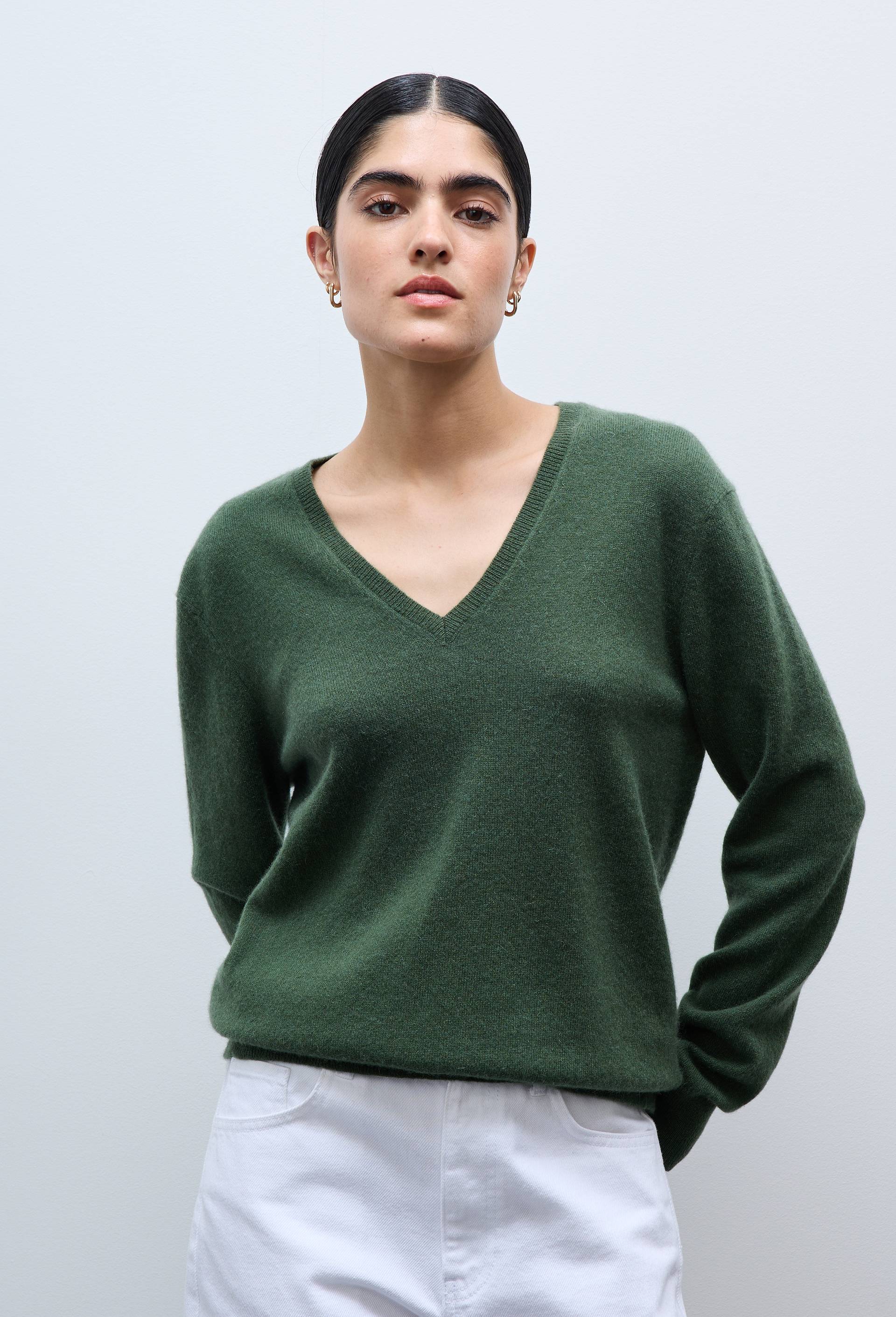 Pull uni col V en 100% cachemire, Vert fonc&eacute;, large image number 0.0
