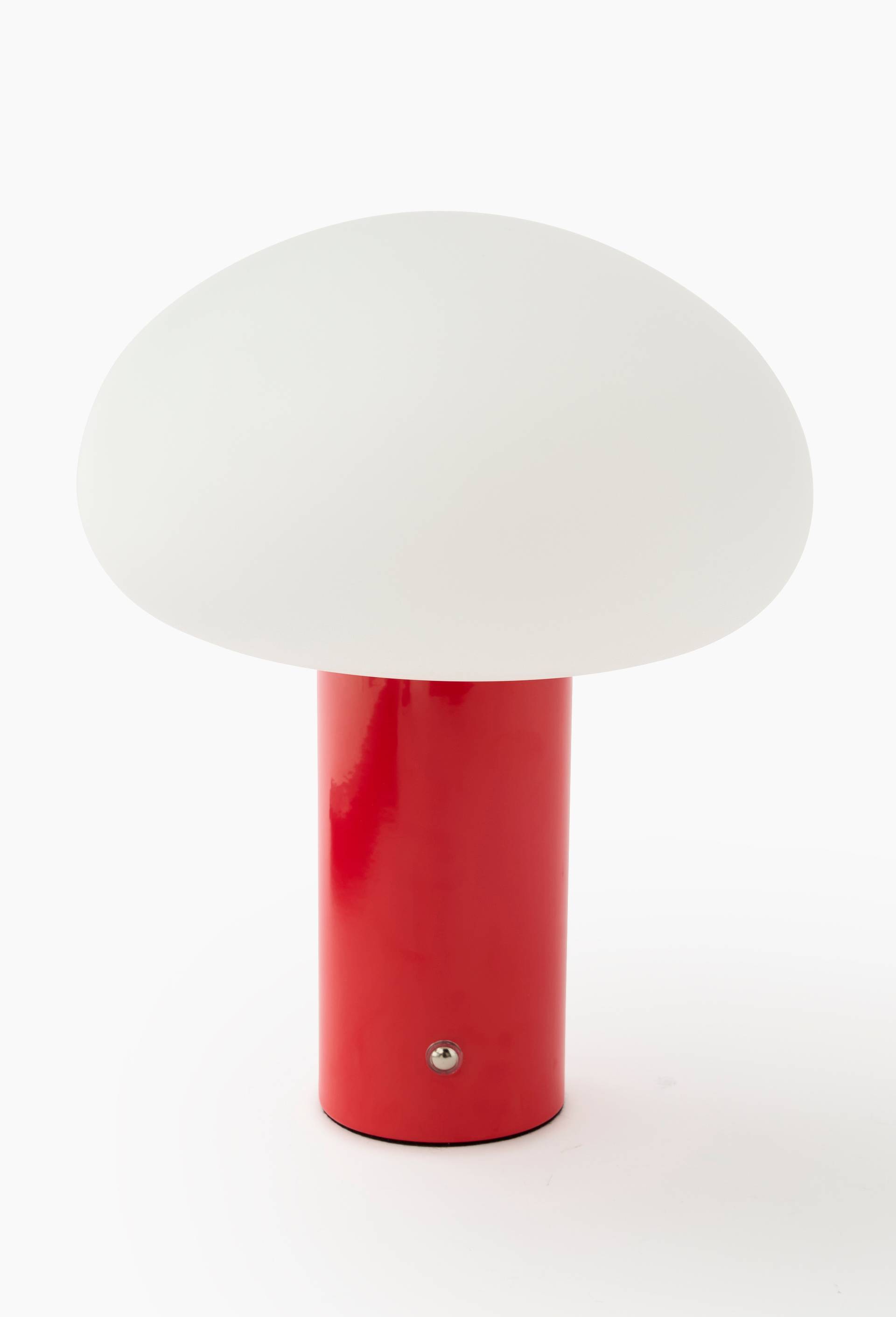 Lampe LED &agrave; poser rechargeable, 20xH24.5cm, en verre et SPCC, Rouge, large image number 1