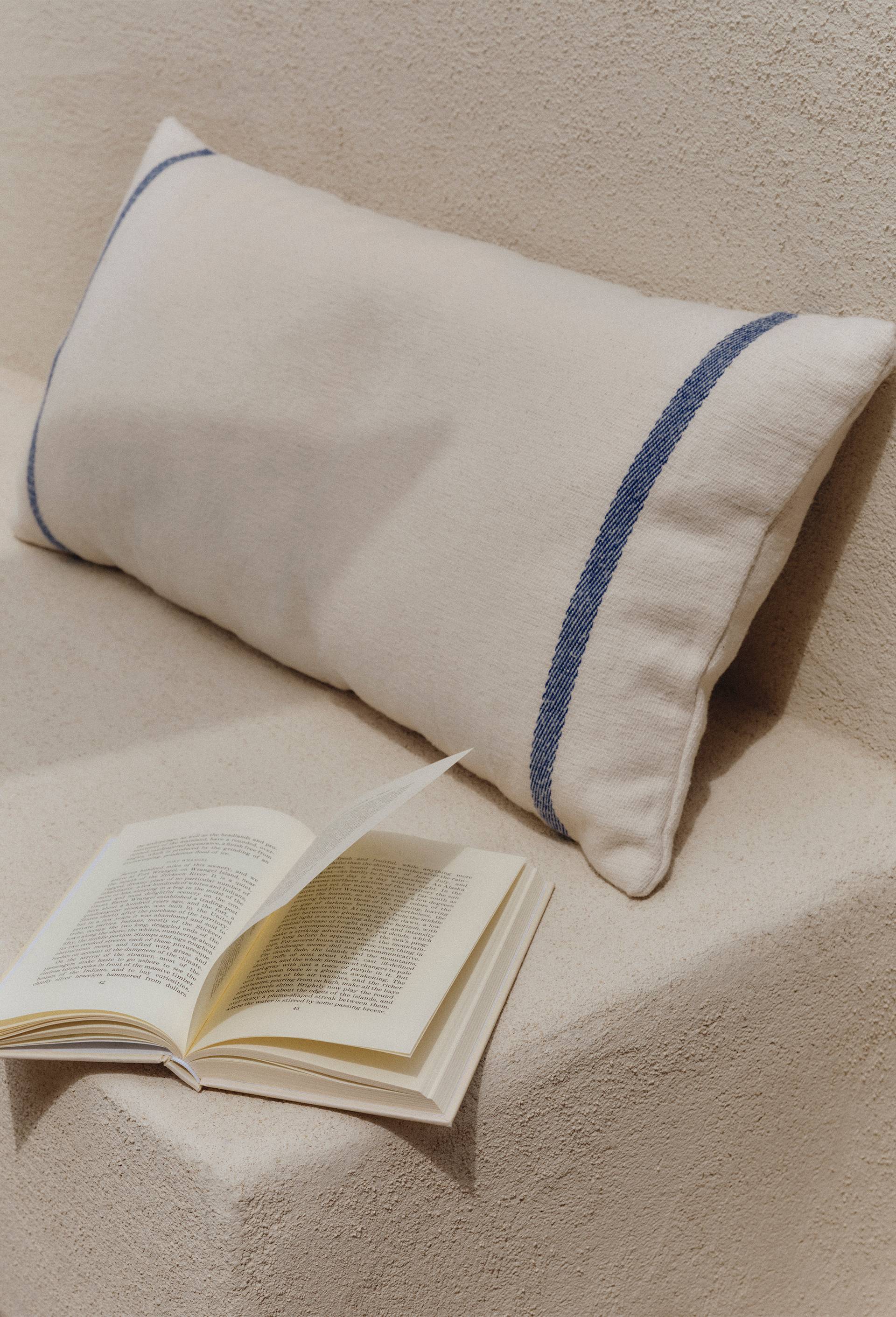 Coussin ray&eacute;, 35x70cm, 100% coton et Oekotex, Ecru, large image number 0