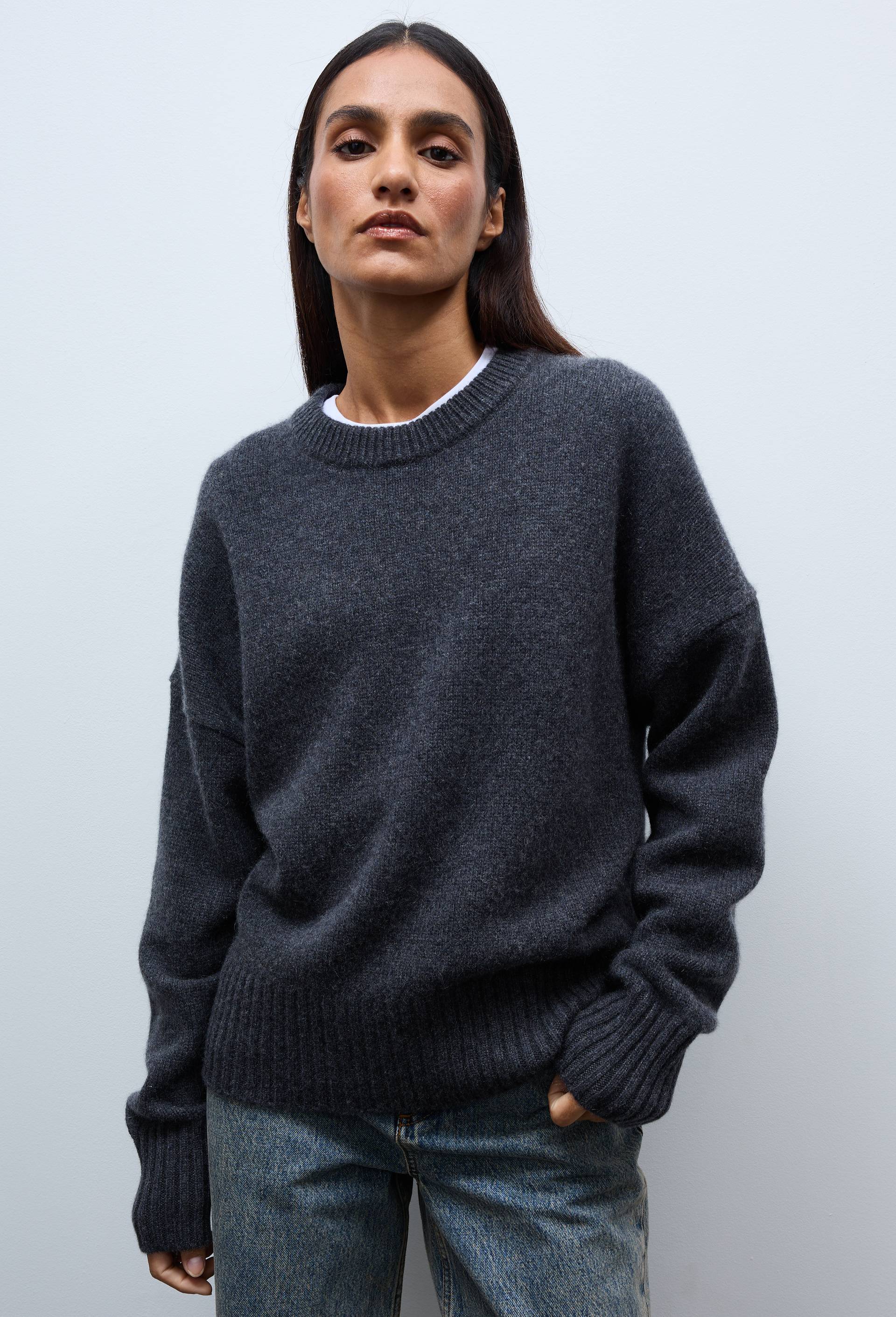 Pull uni col rond ample en 100% cachemire, Gris fonc&eacute;, large image number 0