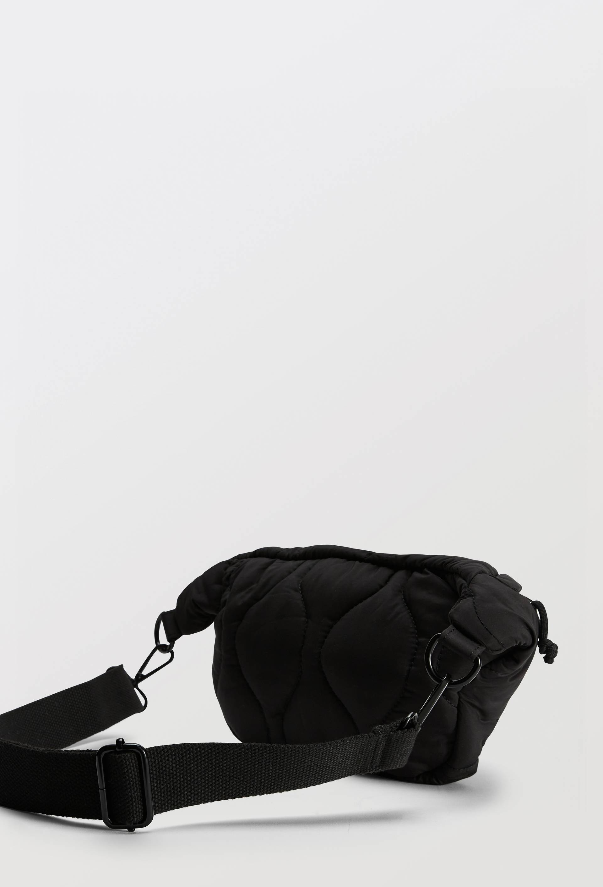 Sac banane matelass&eacute; uni, Noir, large image number 1