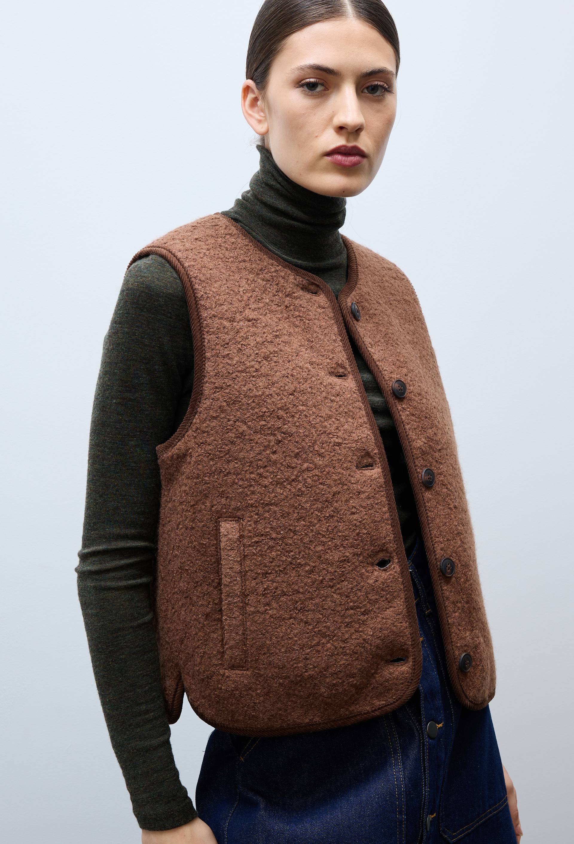 Veste matelass&eacute;e sans manches r&eacute;versible contenant de la laine, Brun, swatch image
