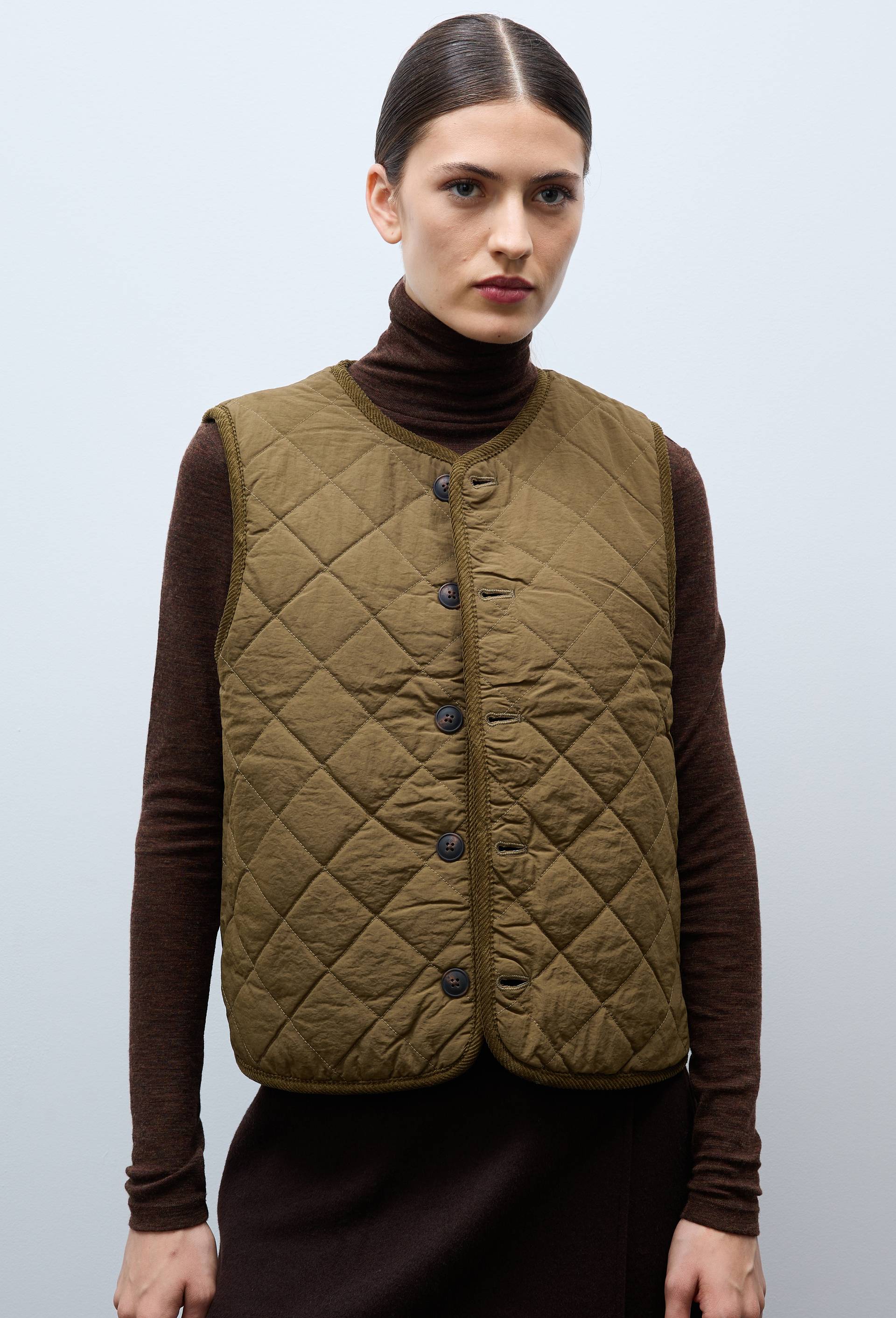 Veste matelass&eacute;e sans manches r&eacute;versible contenant de la laine, Vert fonc&eacute;, large image number 1