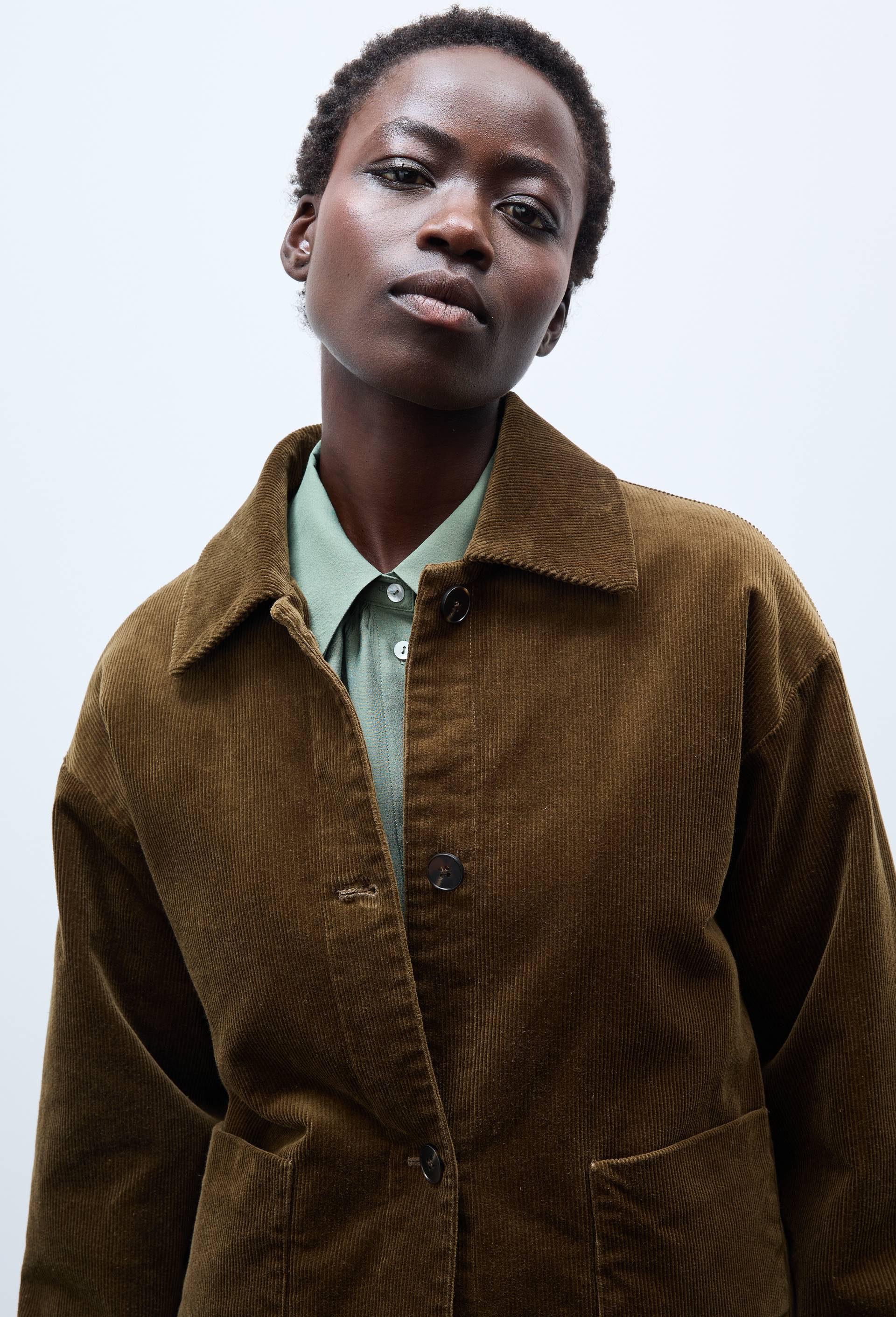 Veste courte en velours c&ocirc;tel&eacute; BIO GOTS, Vert fonc&eacute;, swatch image