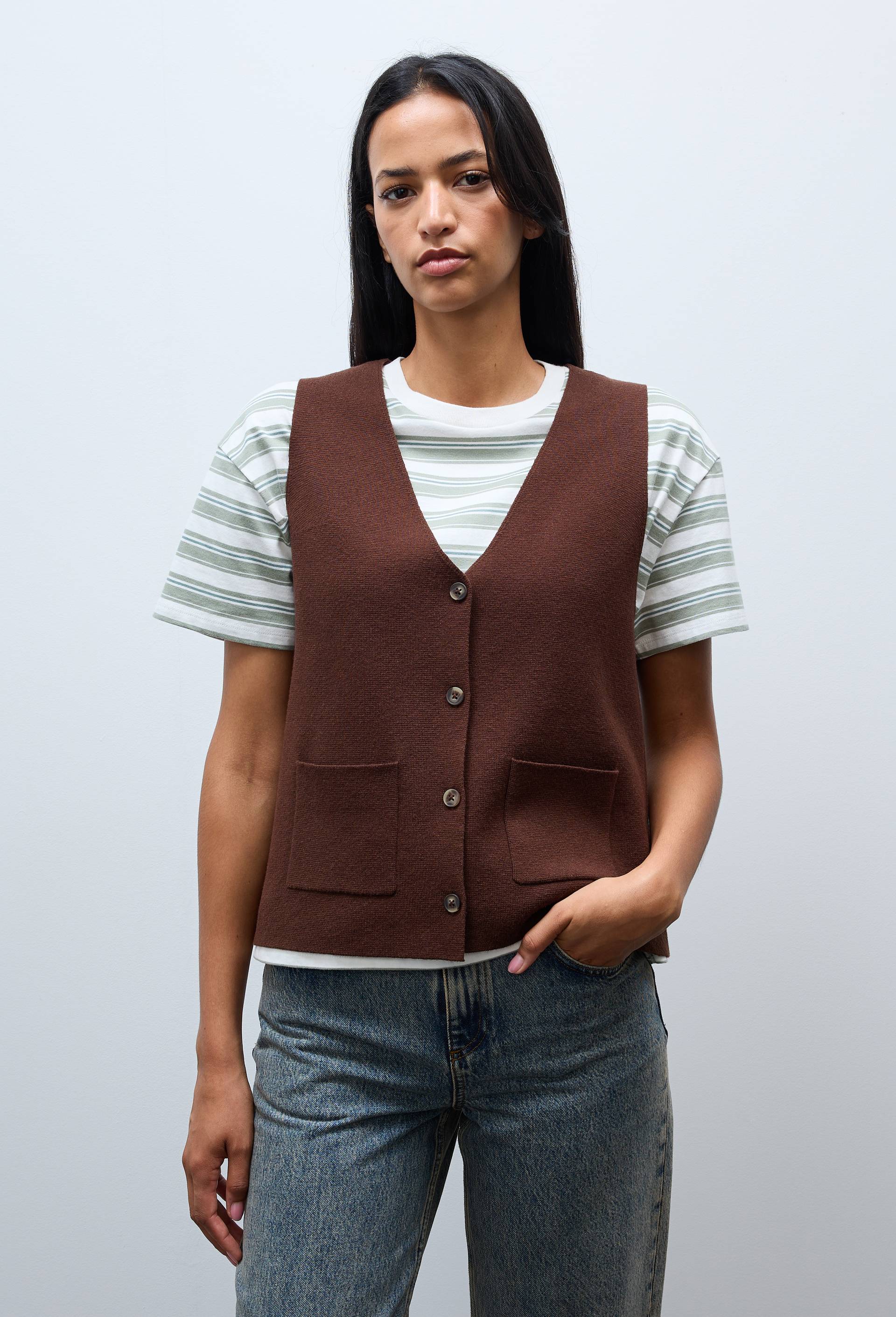 Gilet sans manche contenant de la laine, Brun, swatch image