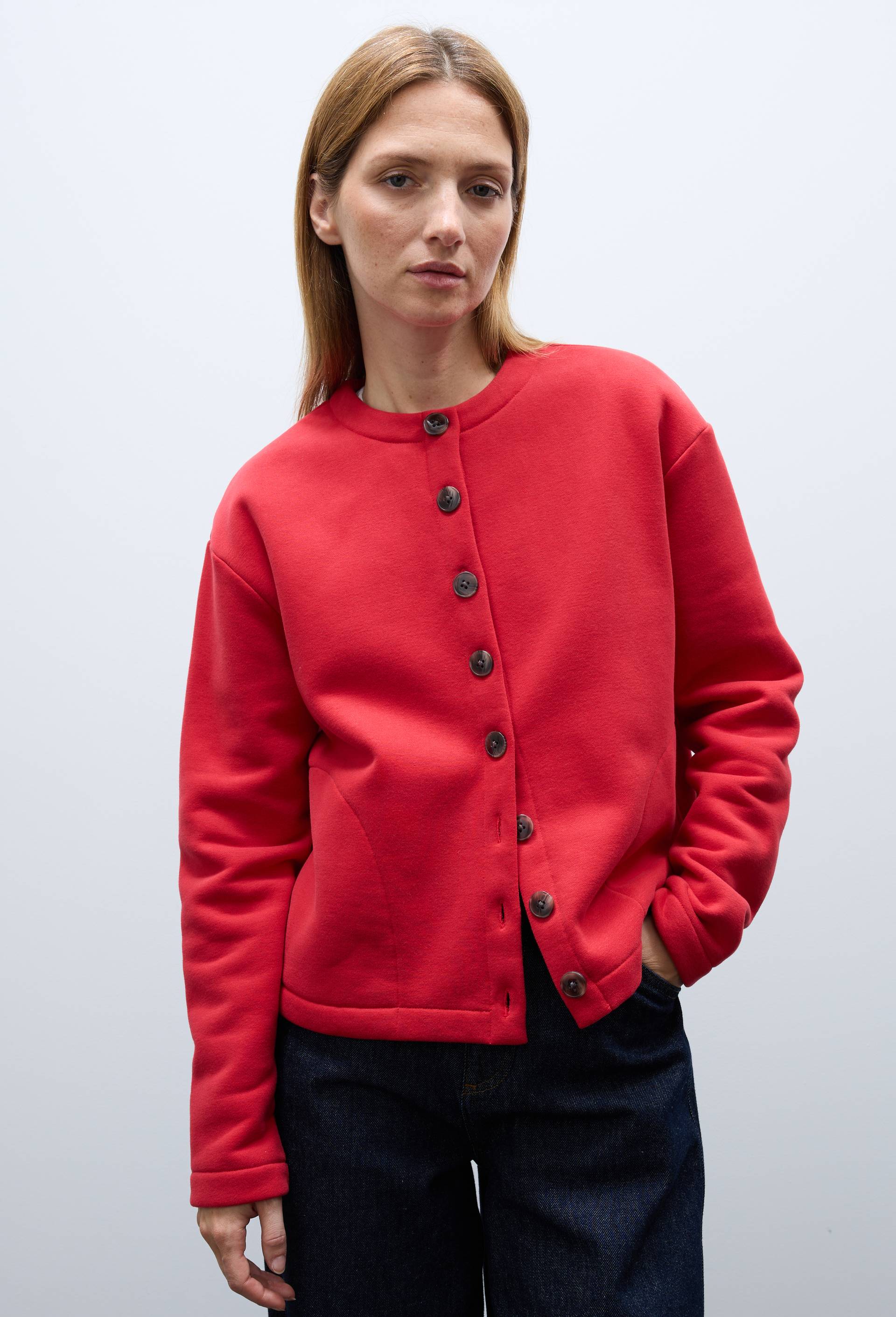 Cardigan boutonn&eacute; contenant du coton BIO, Rouge, large image number 0