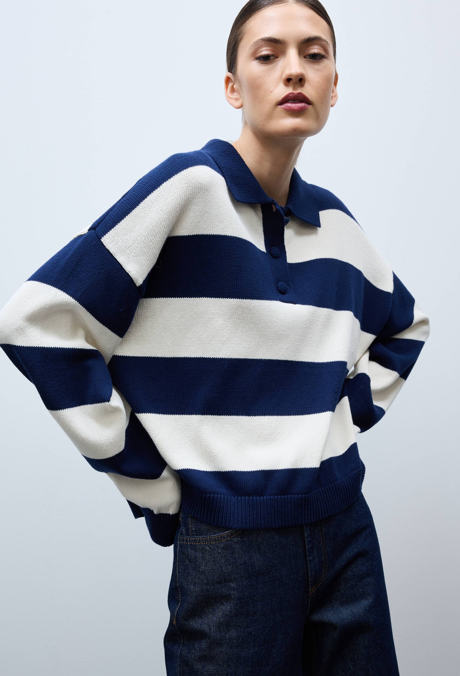 Pull ray&eacute; &agrave; col polo, Bleu fonc&eacute;, swatch image