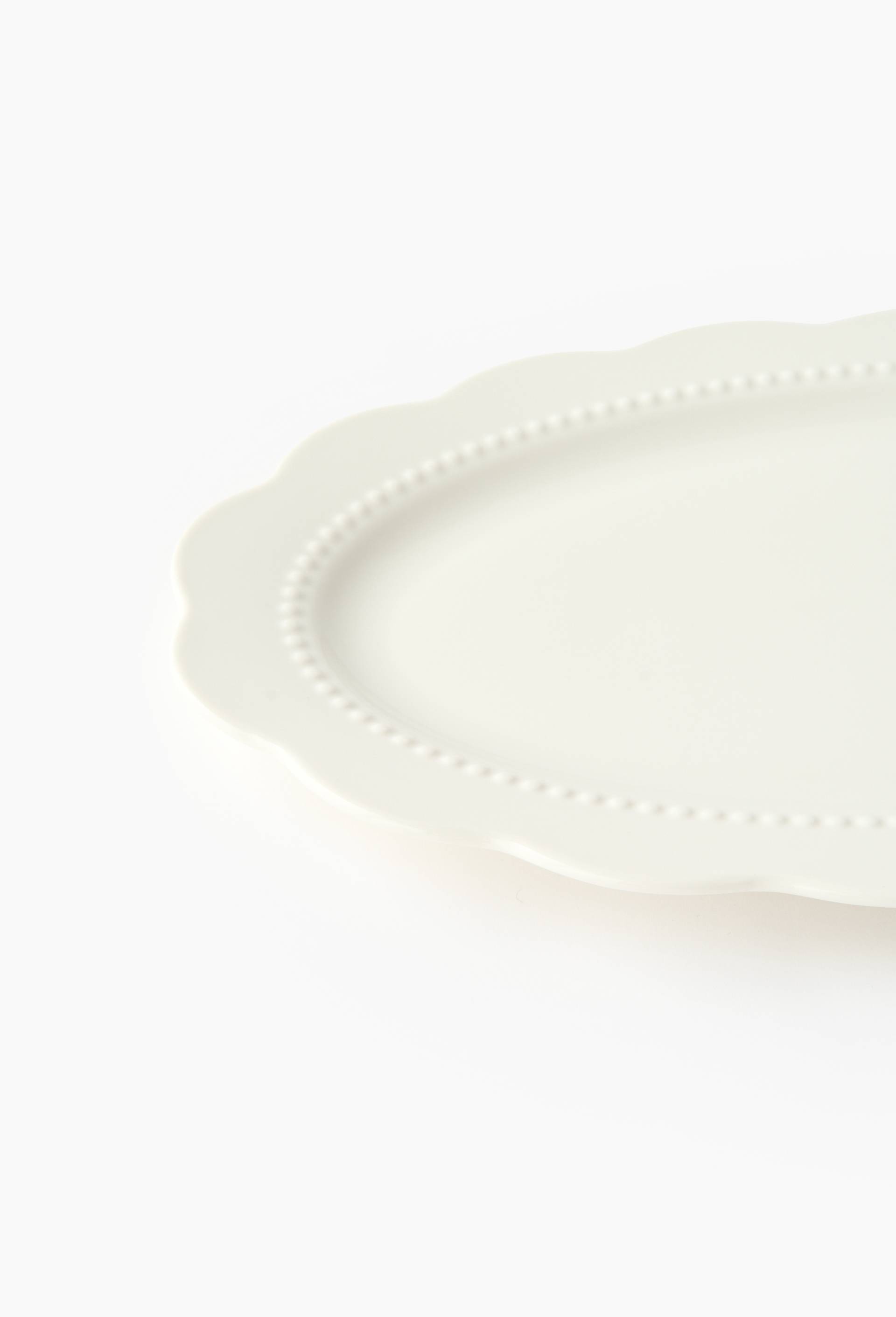 Plat ovale finition perl&eacute;e, 37 x 29cm, Blanc, large image number 1