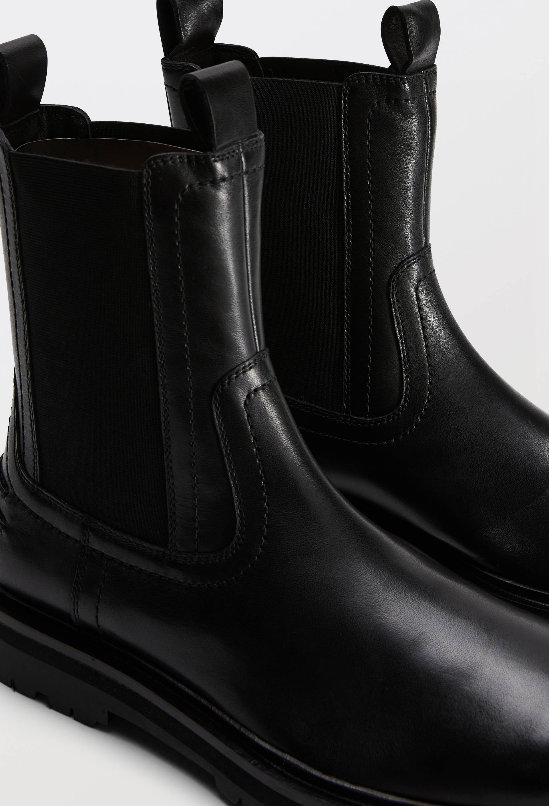 Bottines semelles crant&eacute;es en cuir, Noir, large image number 2